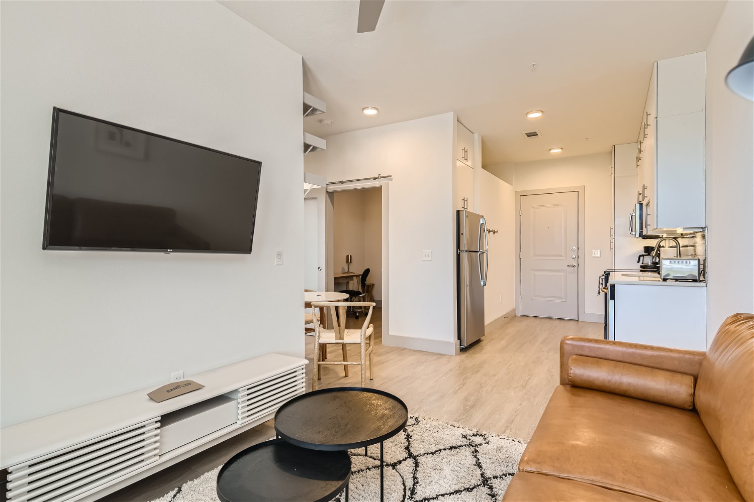 Bindel |1 Bed + Office | Hip East Austin photo 4