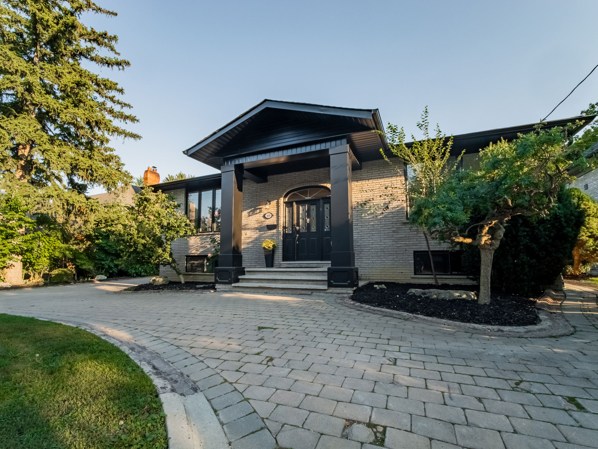 Co Living in Luxury Mansion photo 2