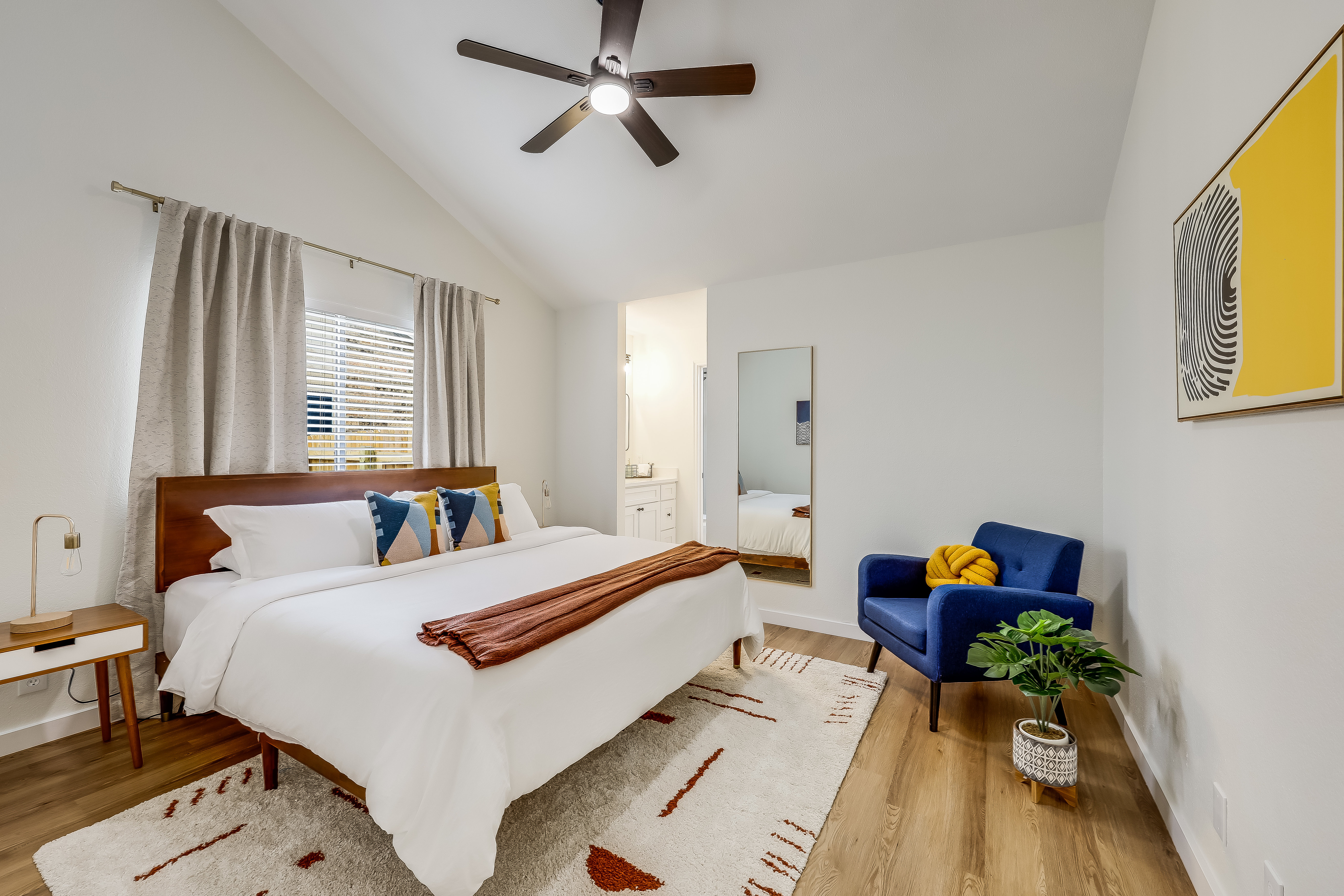 NEW Blue Mod Twin Retreat by Domain photo 3