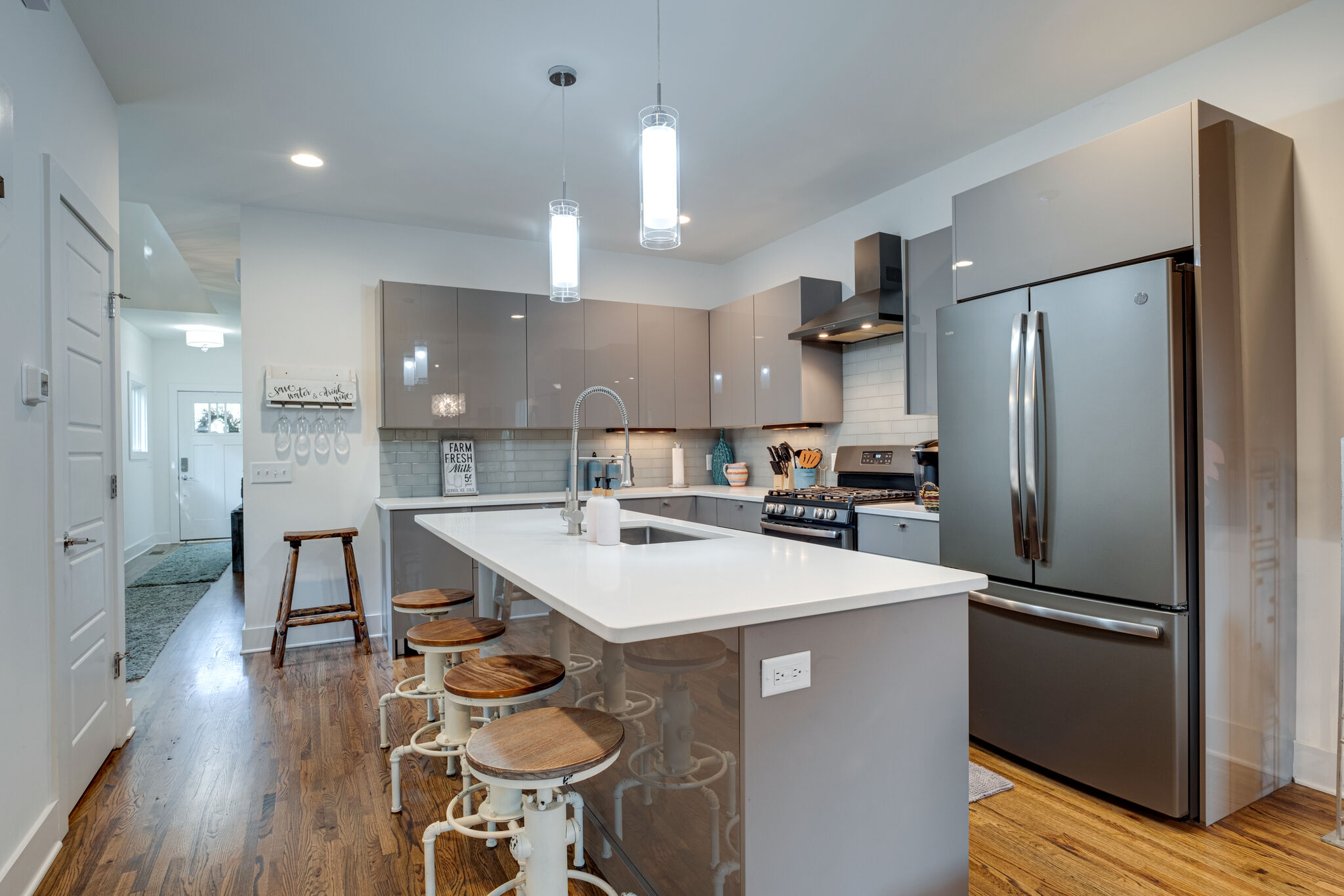 Garage. 3 Bed En-suite Home. Downtown Nashville photo 5