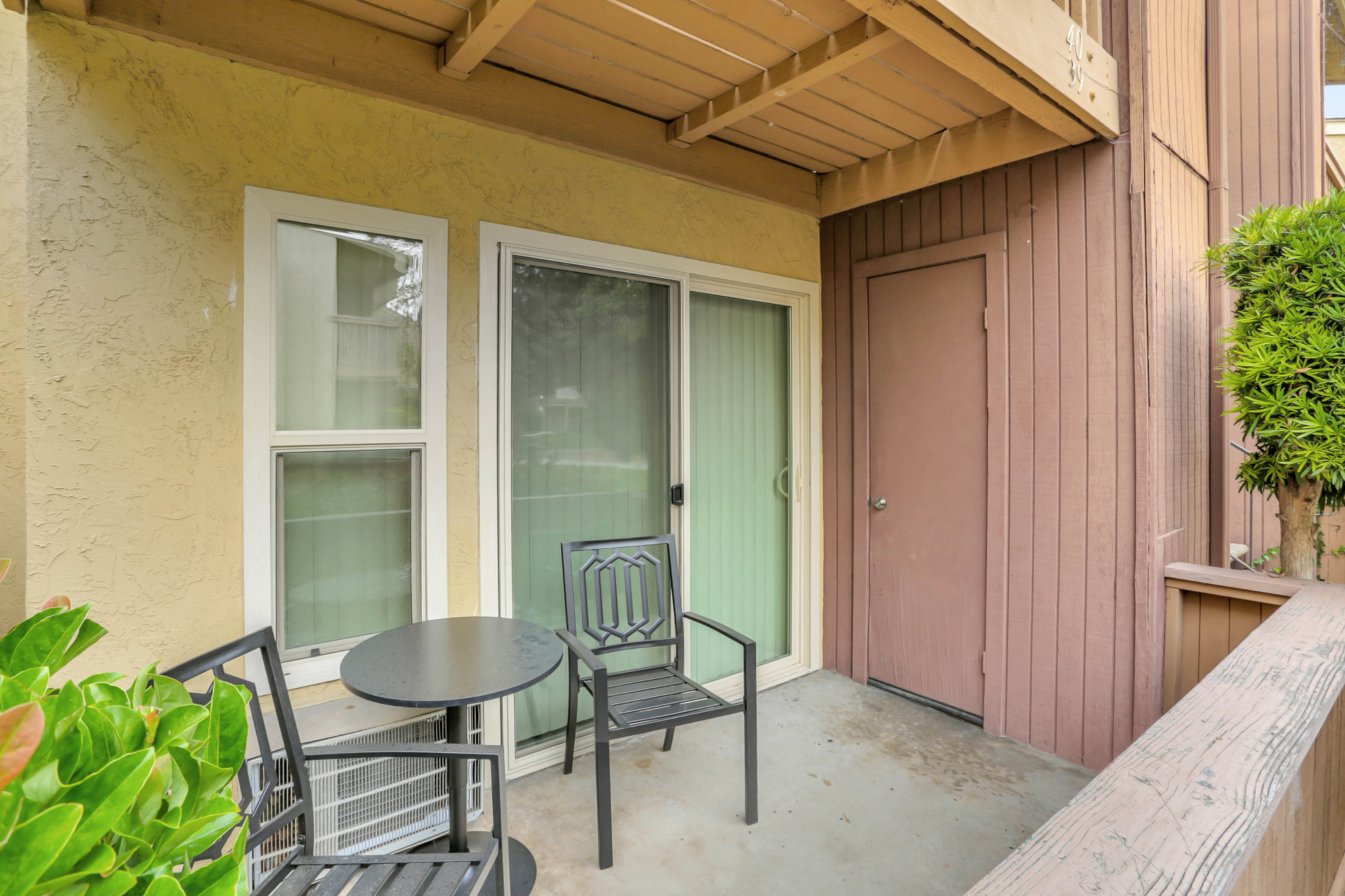 Modern 1 BR | Near Hospitals | Patio | Pets OK photo 5