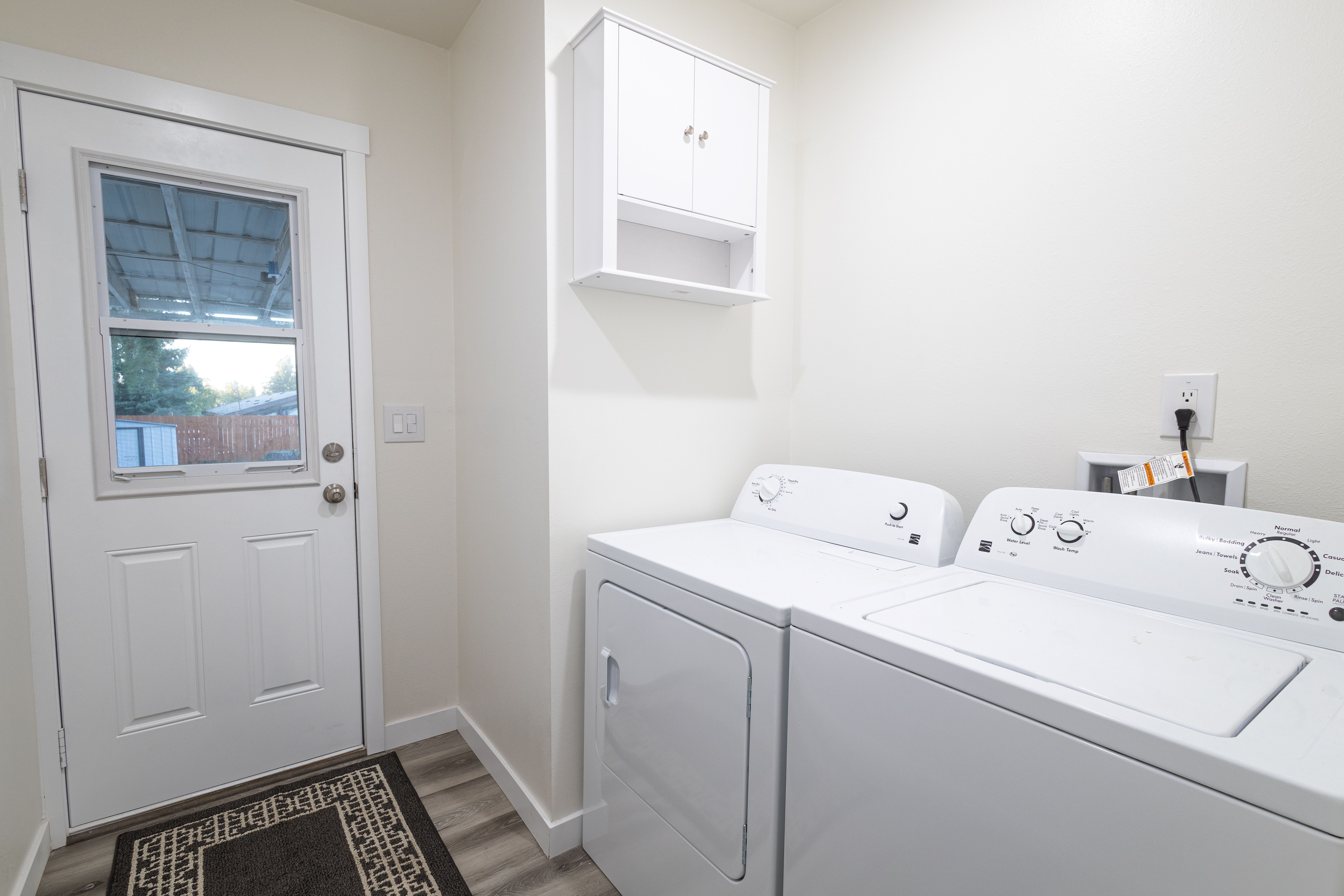 New Full Remodel furnished 3 bed,2 bath photo 3