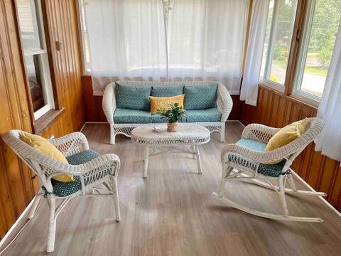Cozy Cottage by the Lake photo 2