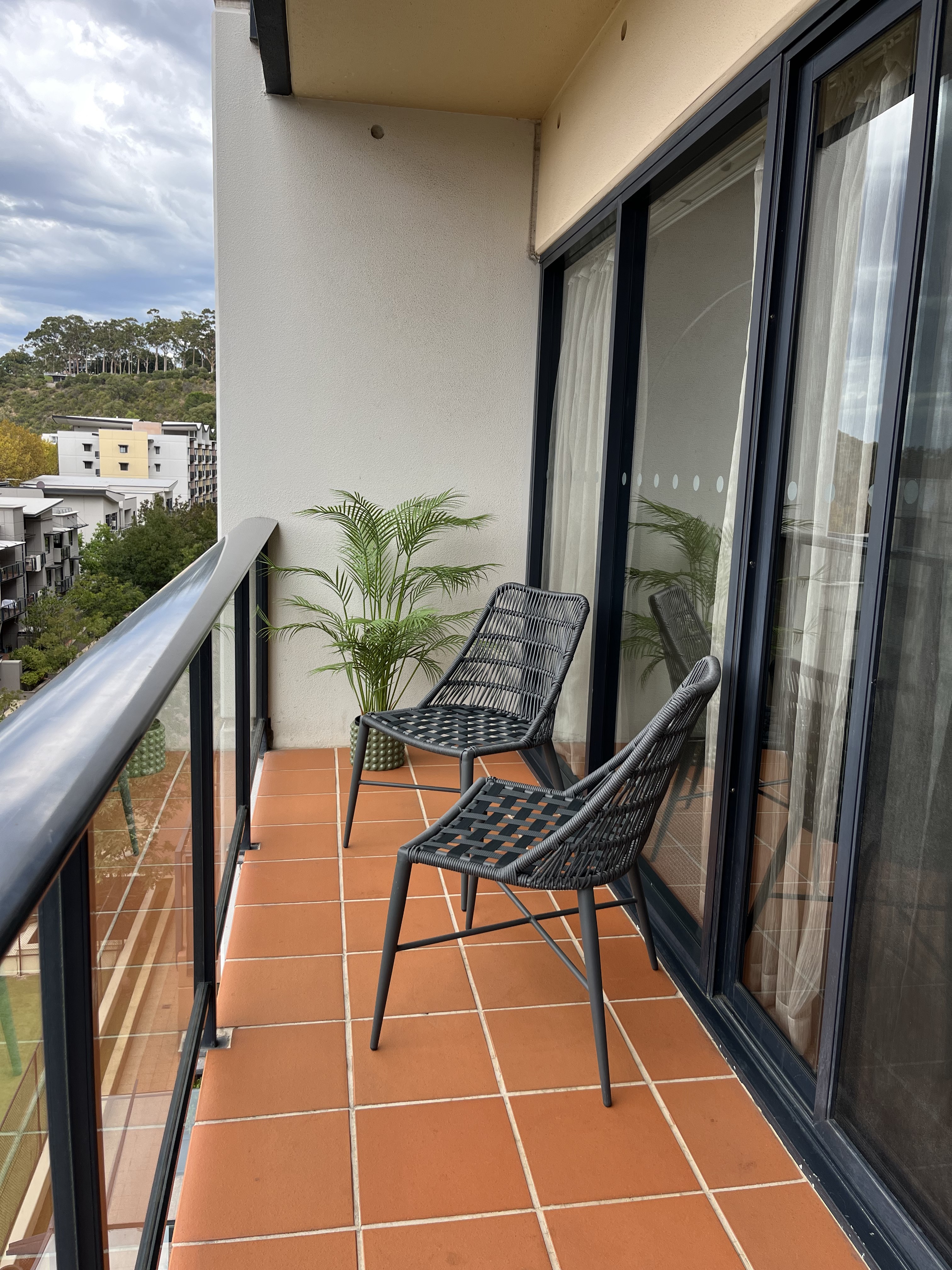 501 Sky High CBD Style with Parking+Pool photo 4