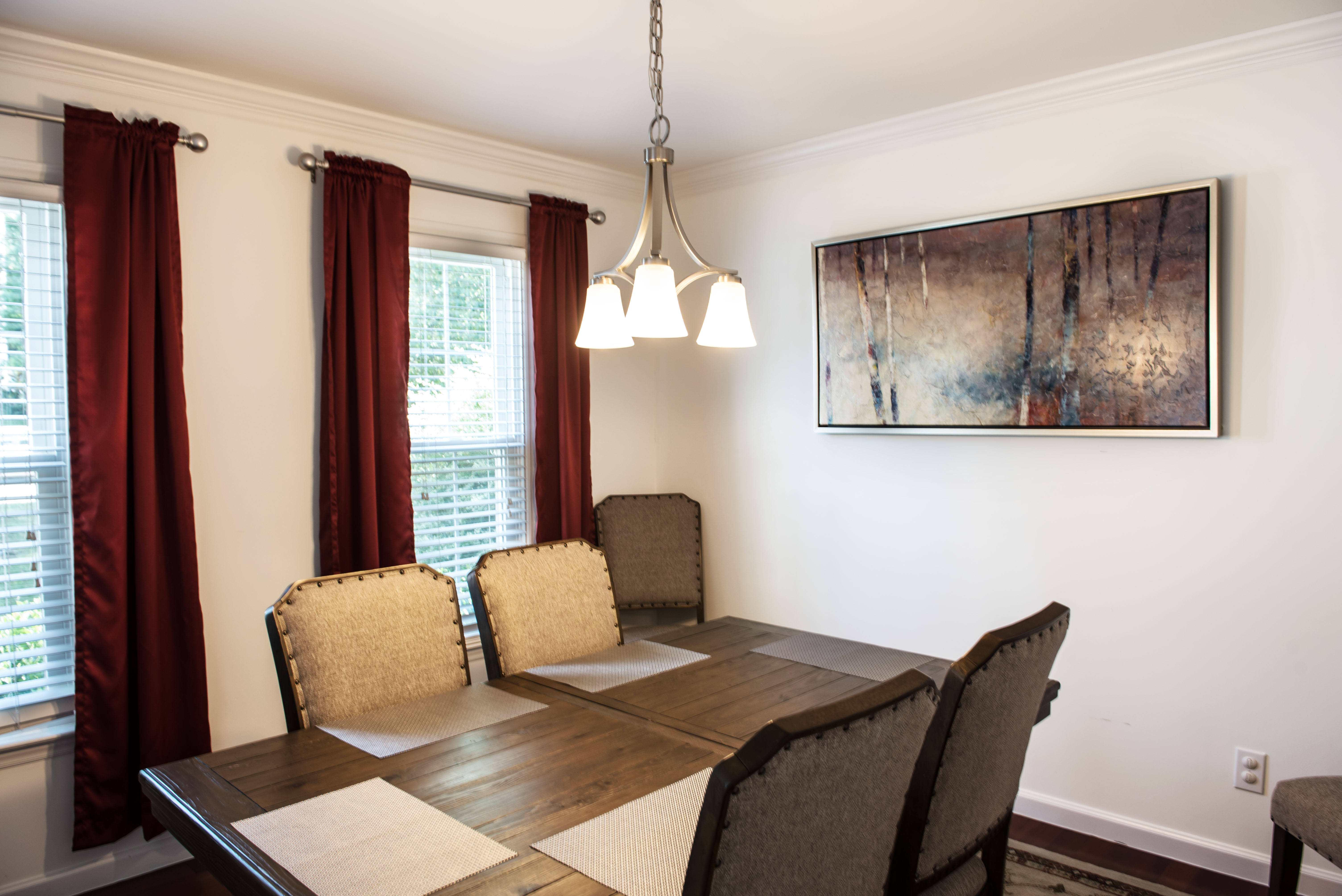 Warm, Inviting Home in Convenient Central Location photo 3