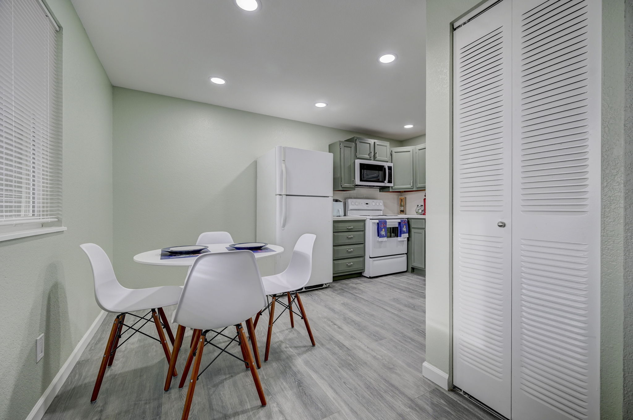 Western Haven Unit 2 photo 5