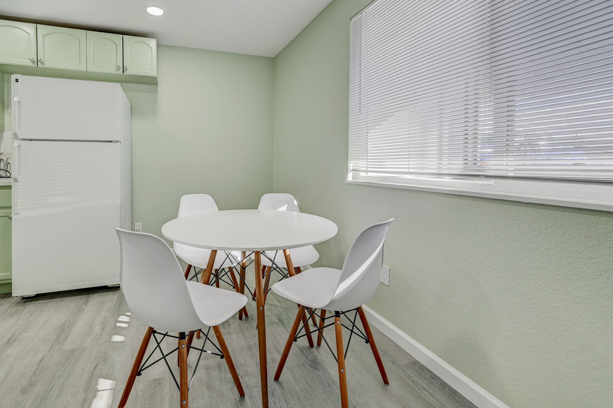 Western Haven Unit 1 photo 2