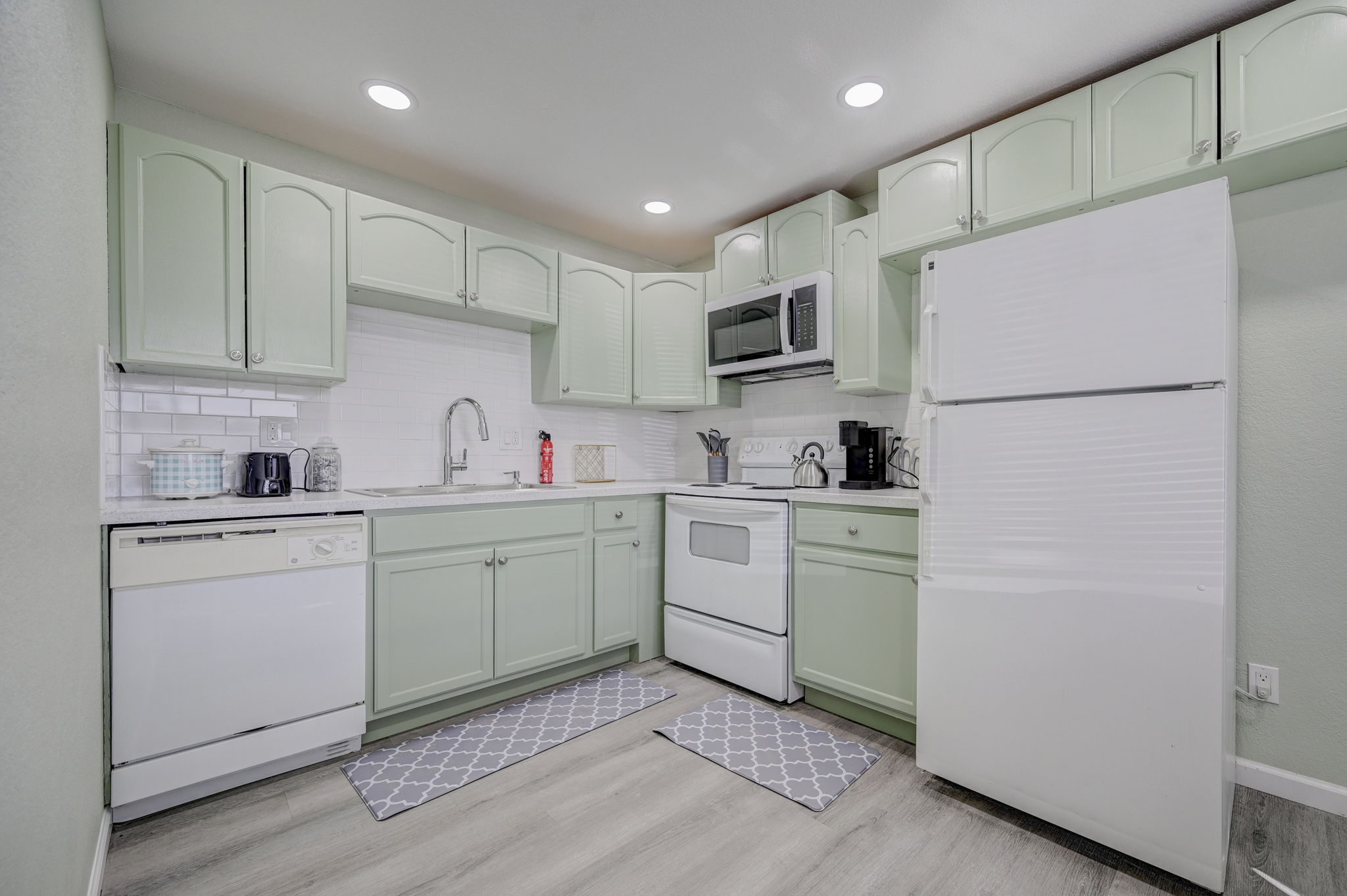 Western Haven Unit 1 photo 3
