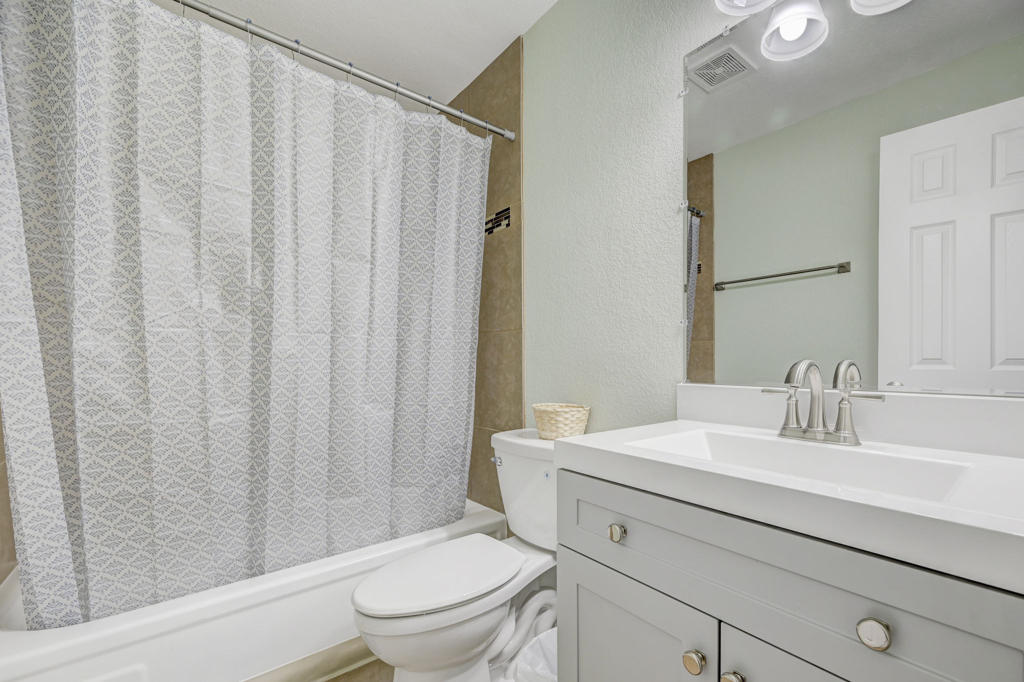Western Haven Unit 1 photo 4