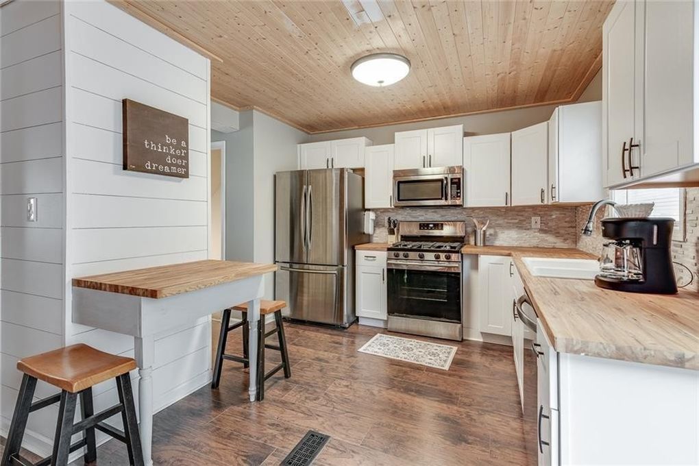 Modern & Stunning Townhome close to KSU photo 4