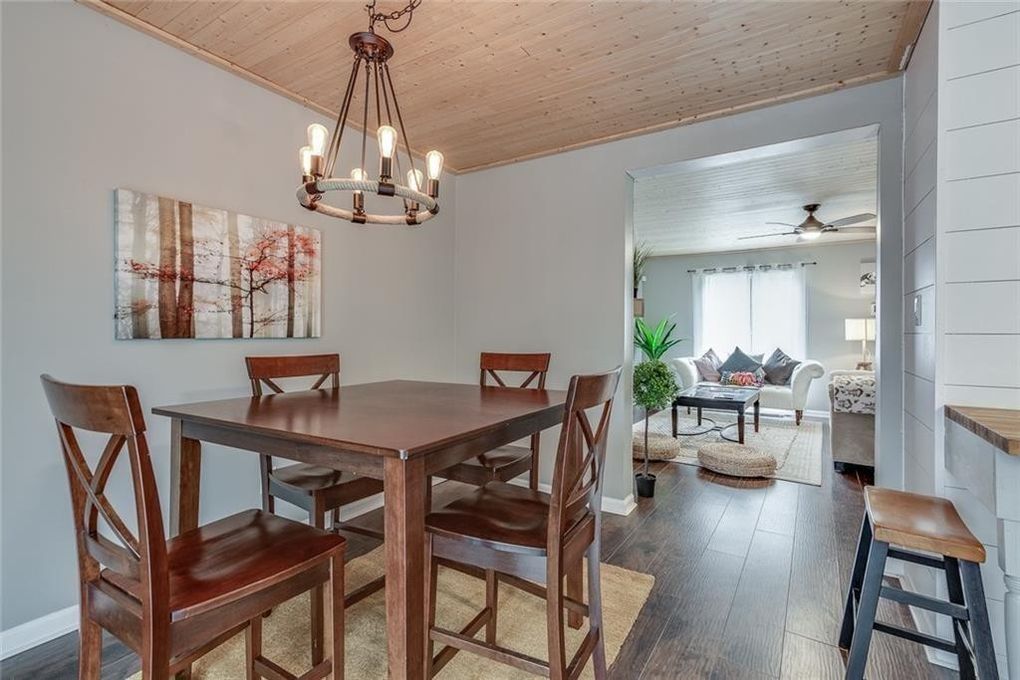 Modern & Stunning Townhome close to KSU photo 3