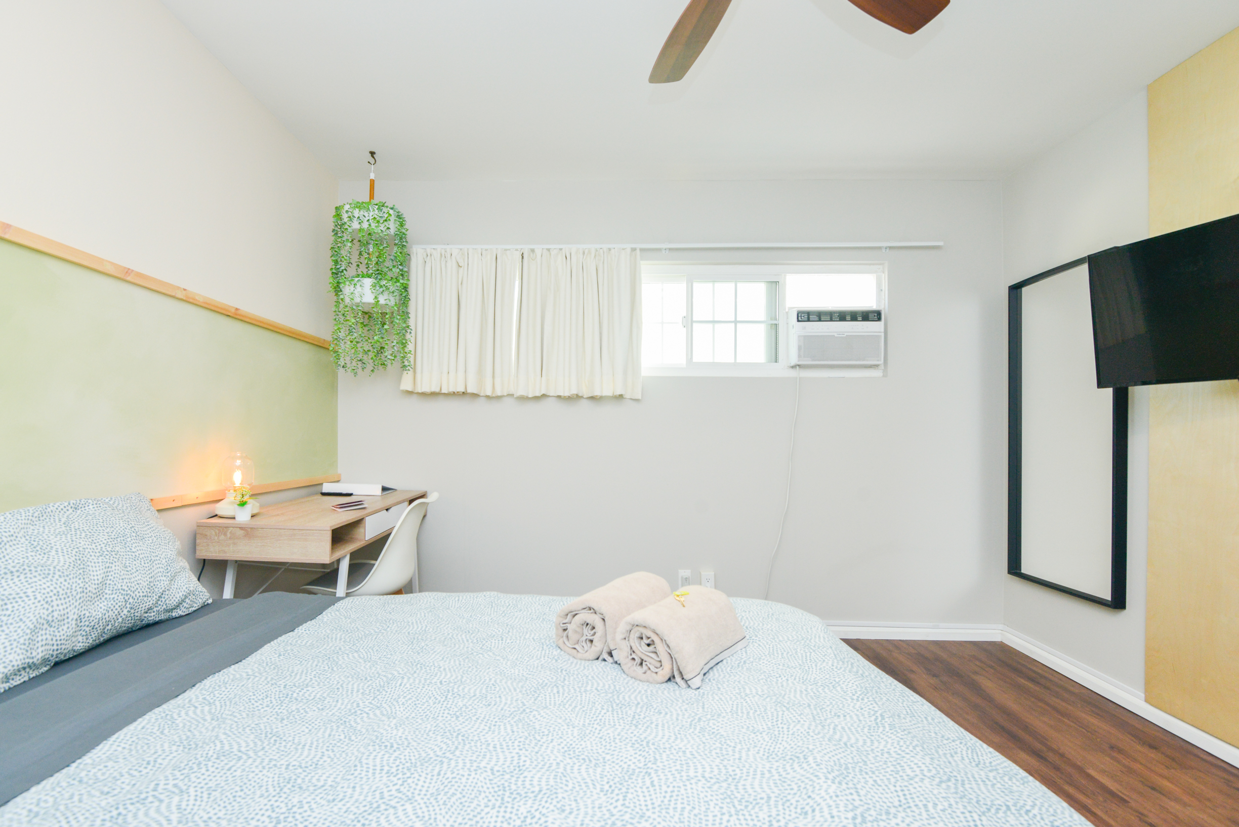 Clean Spacious Private Room in Beverly Hills photo 5