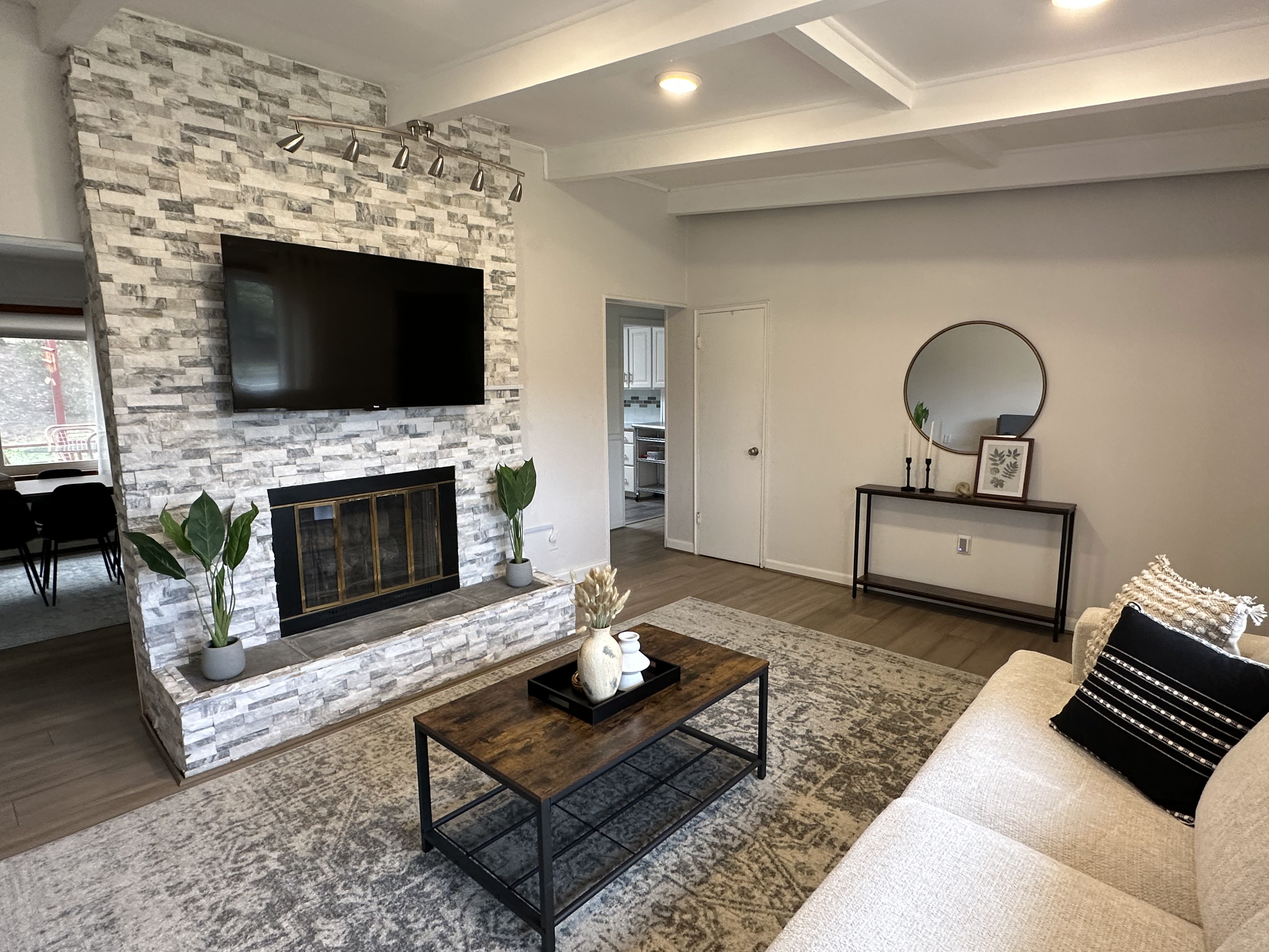 Cozy 4Bedroom/2Bath Home - 5 Min from KOP photo 3