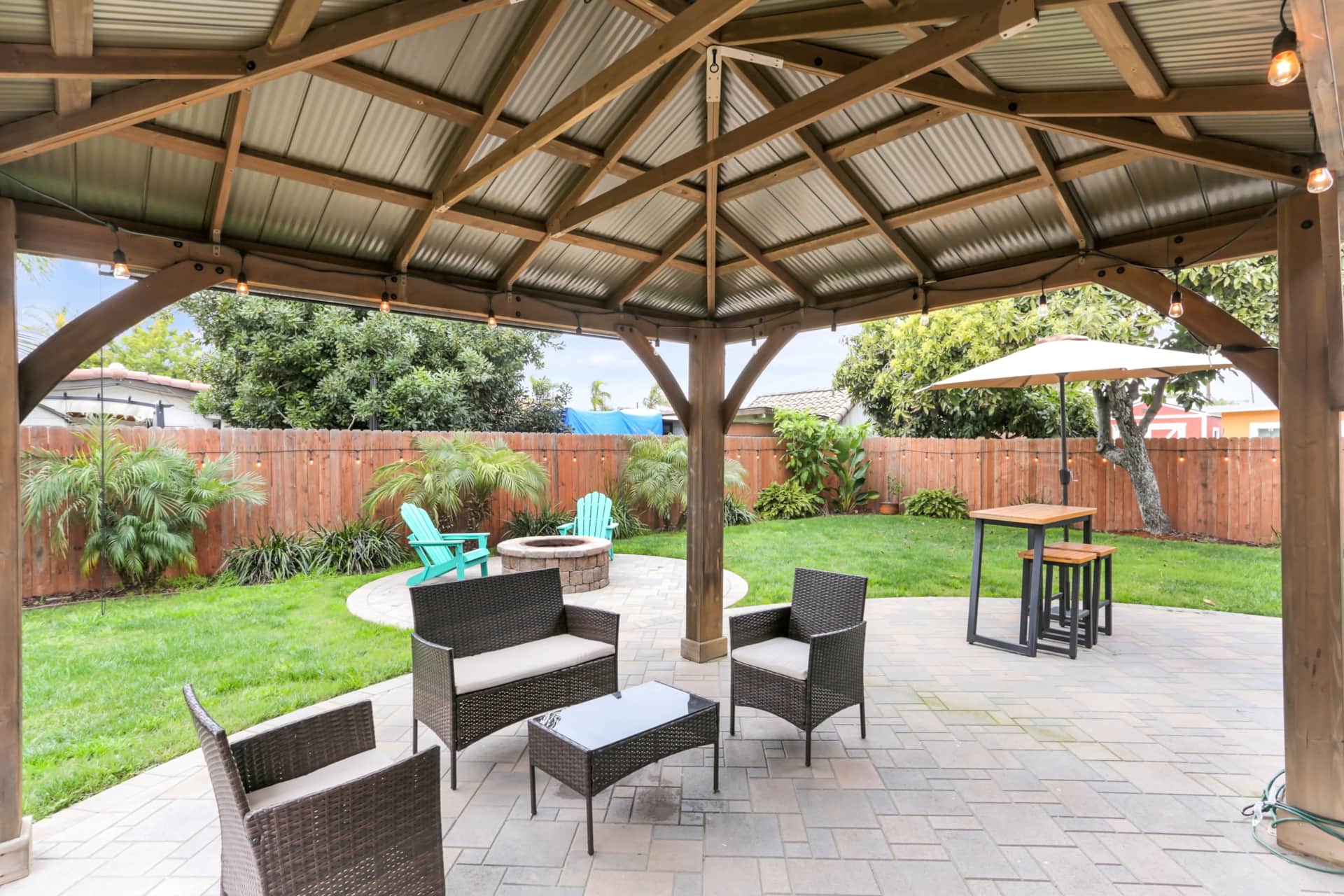 Newly Renovated | Fire Pit | Huge Yard | Pets OK photo 2