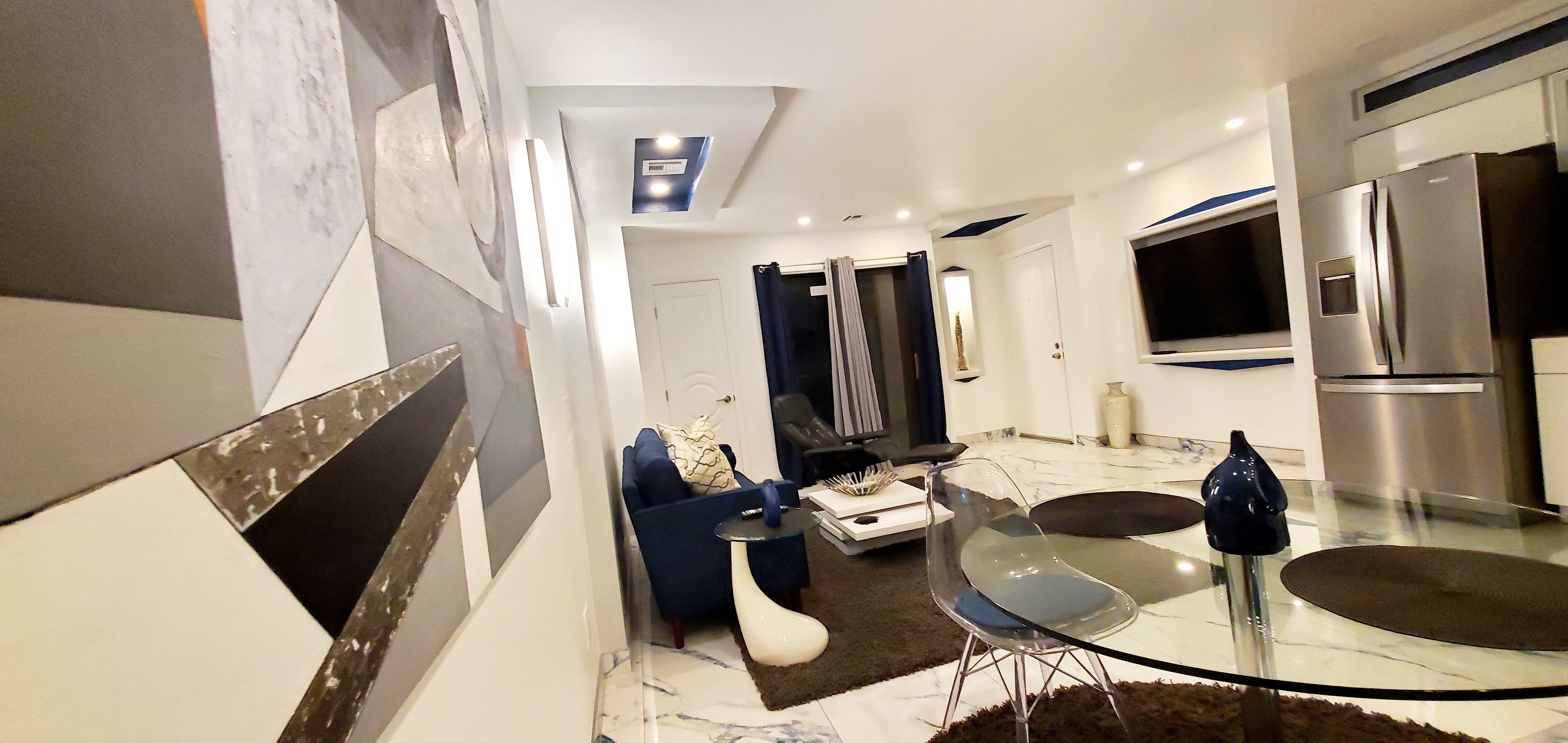 Poolside Downtown • Spas & Tennis  • Condo King  photo 4