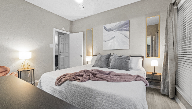 Modern King Suite with w/d photo 2