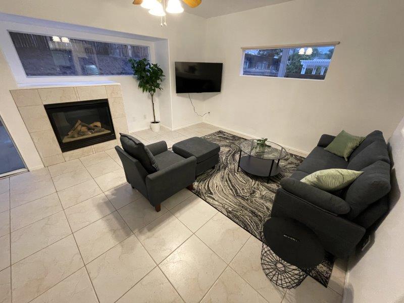 Fully Furnished Pet Friendly Home photo 4