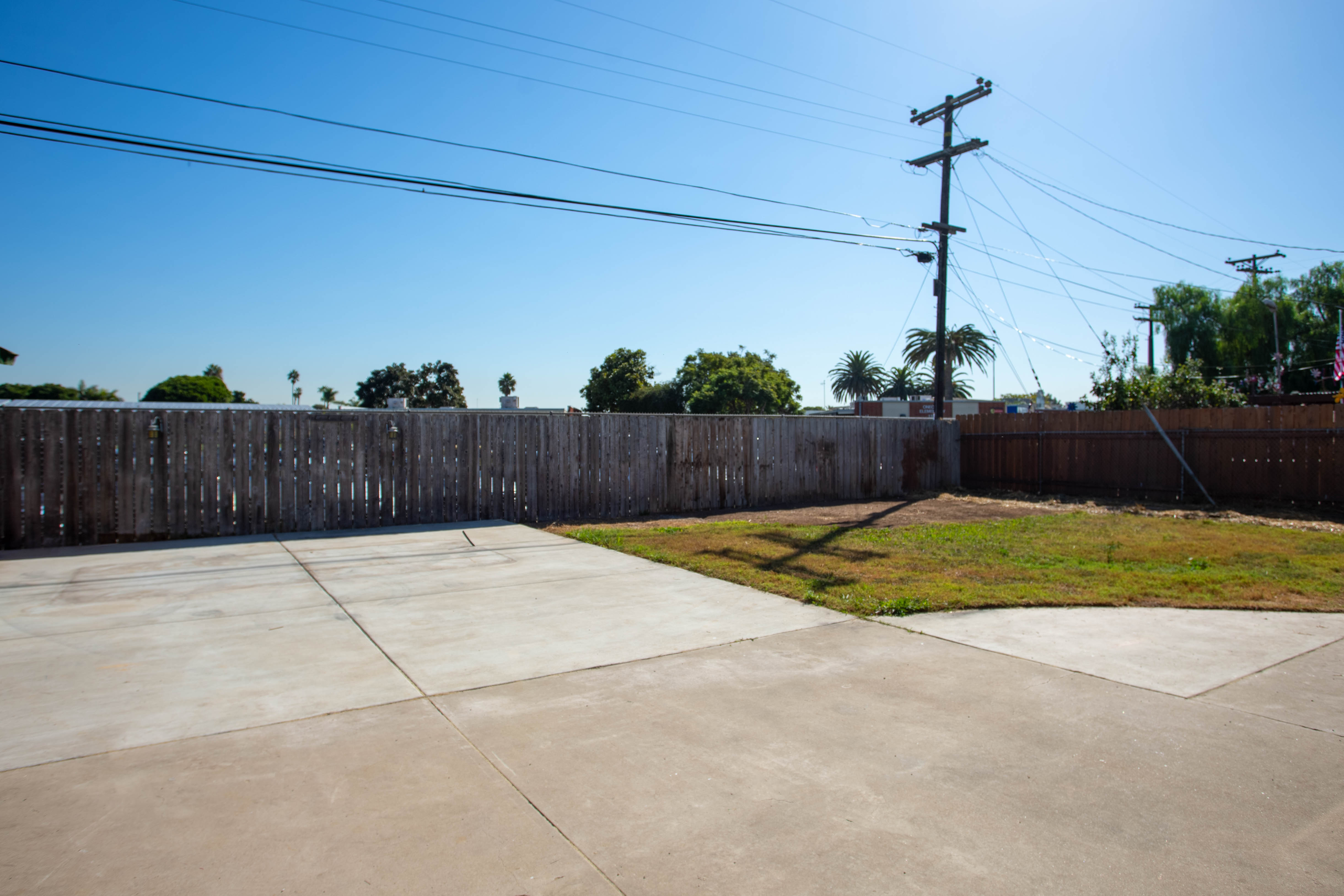 Newly Renovated, Private, Spacious Yard, Pets OK photo 4