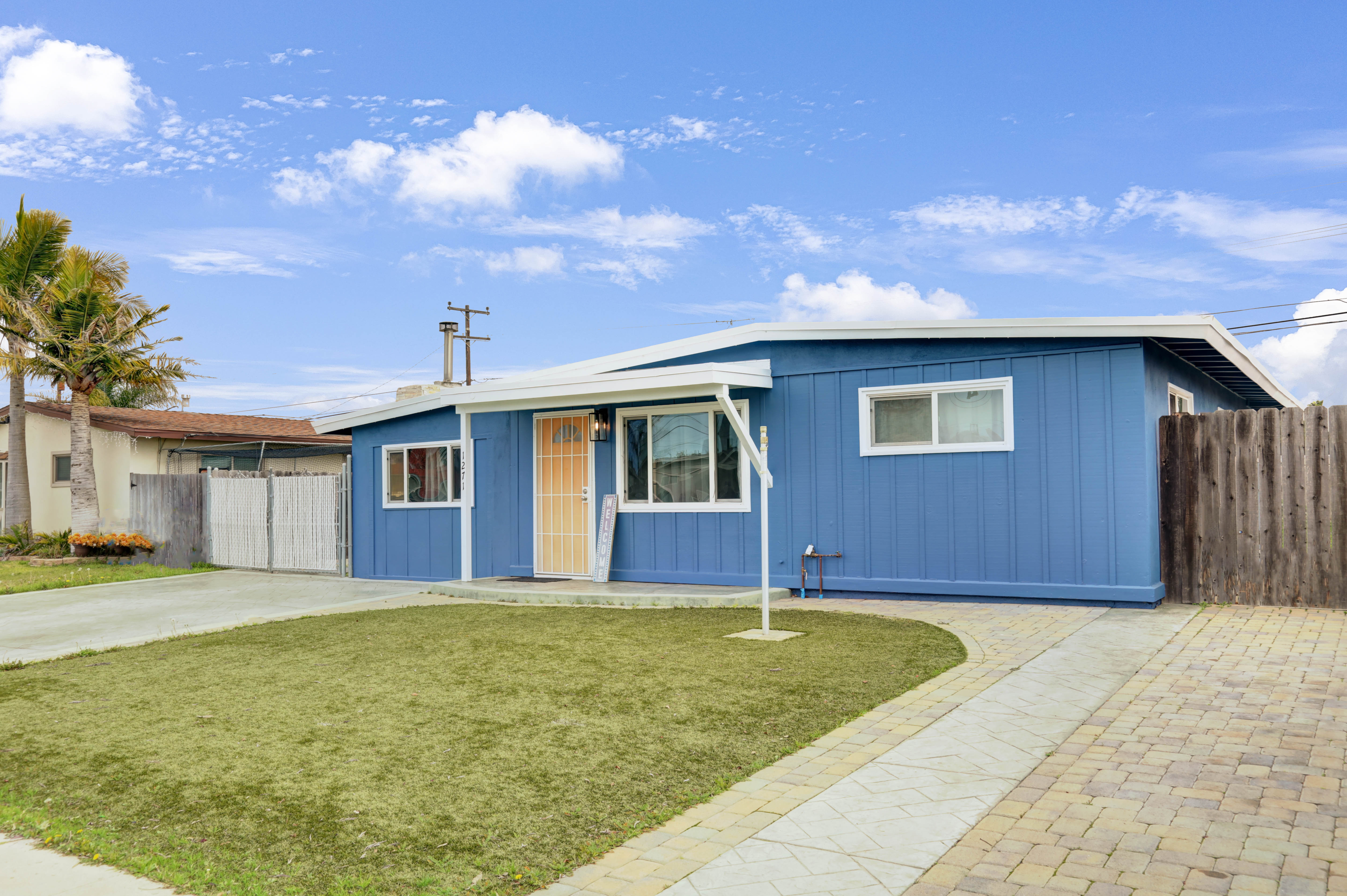 Newly Renovated, Private, Spacious Yard, Pets OK photo 2