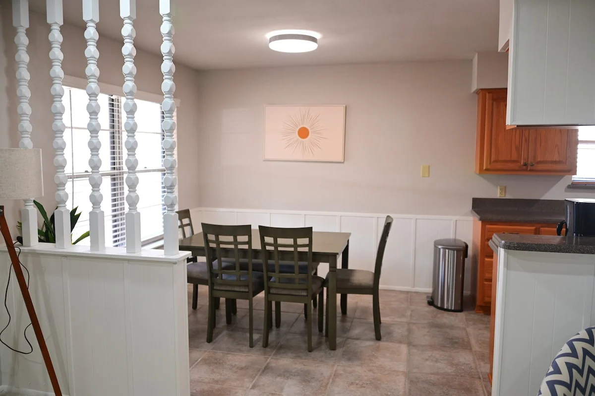 210-940-4224 - Comfortable 4 BD - Legacy Crashpads photo 5
