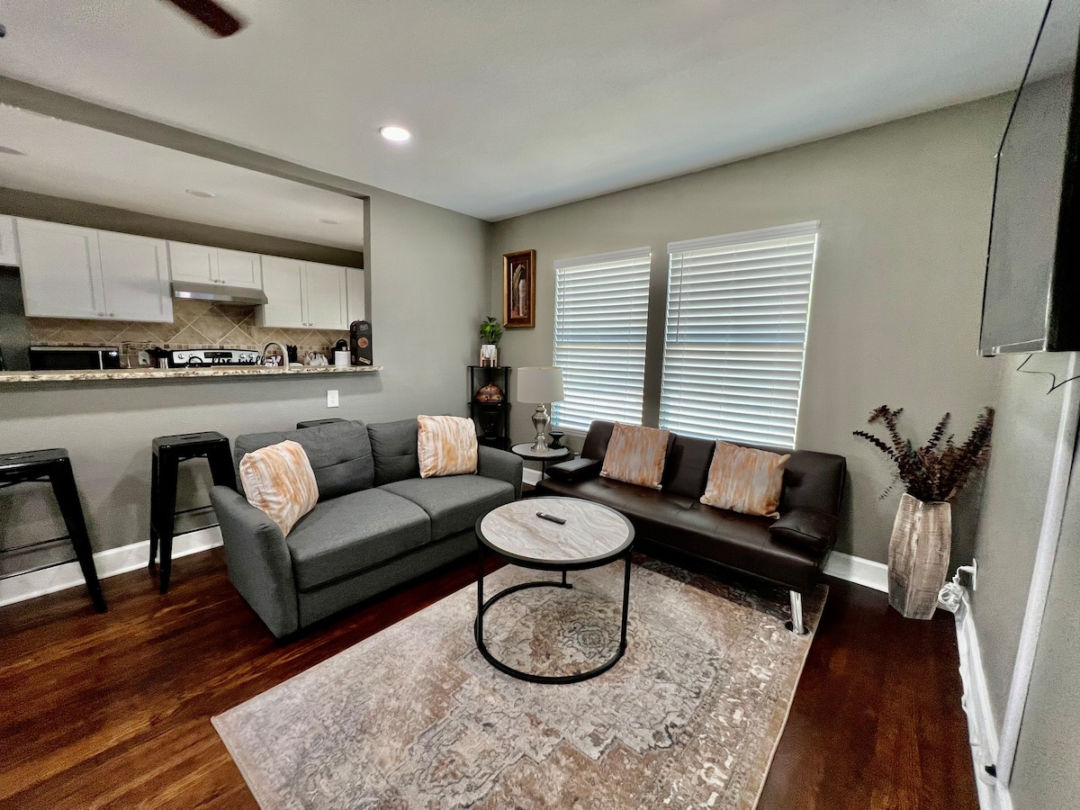 210-940-4224 · New Home by Woodlawn Lake! photo 5
