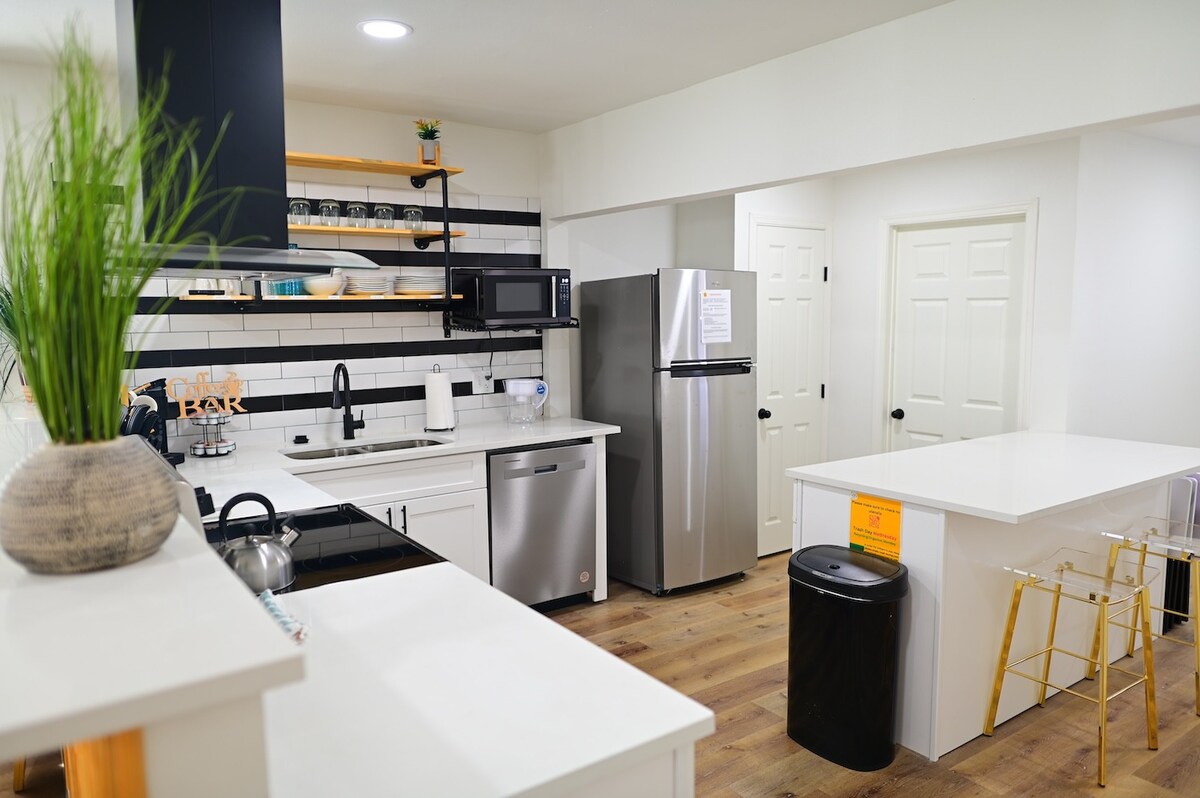 210-940-4224 · Cozy Hideaway In The City w/ 3BR photo 3