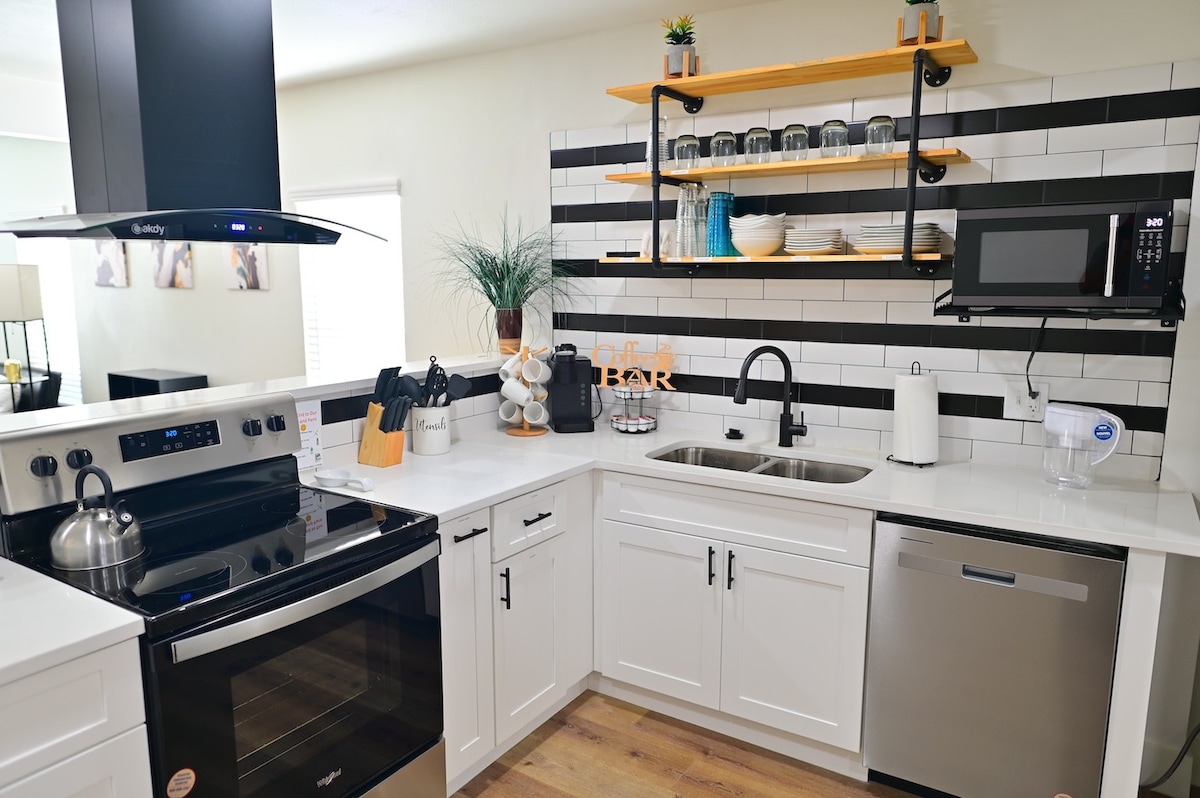 210-940-4224 · Cozy Hideaway In The City w/ 3BR photo 2