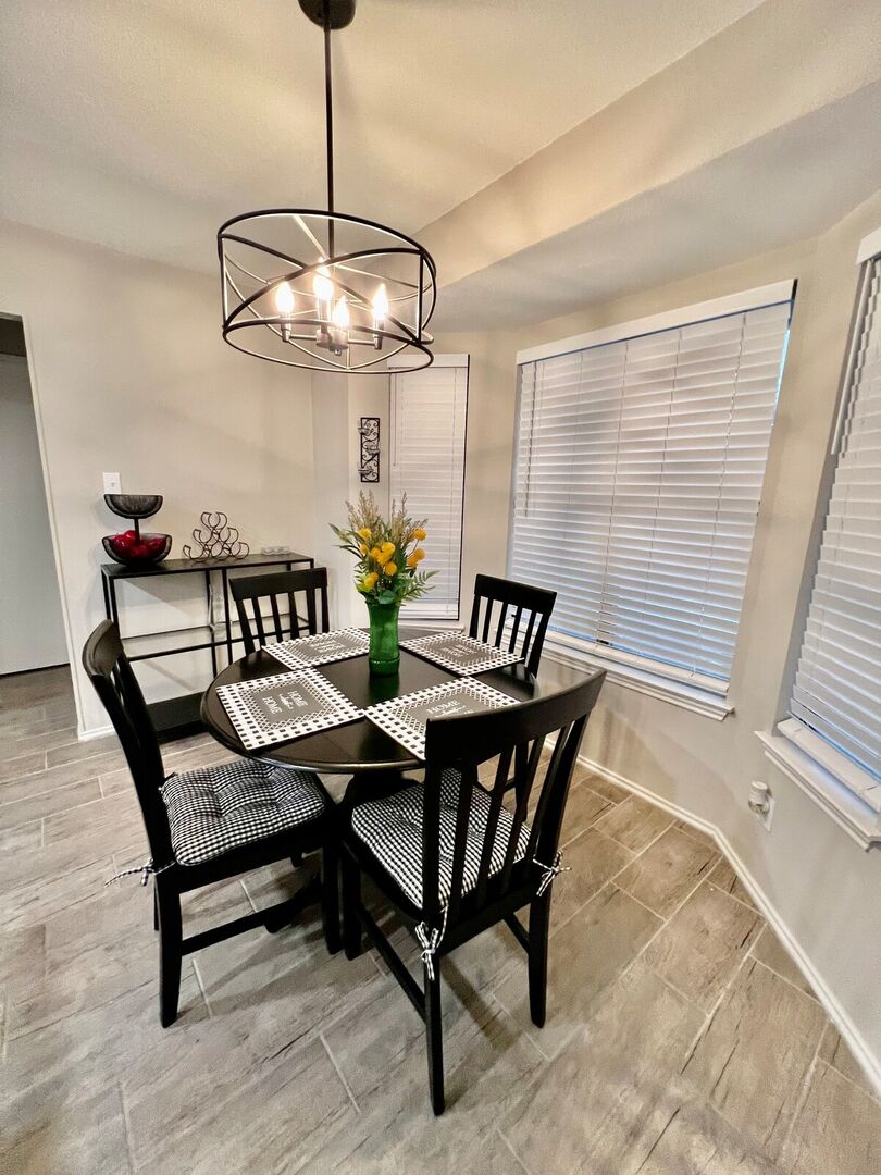 210-940-4224 · Family Home W/ 4BR Fully Furnished photo 4