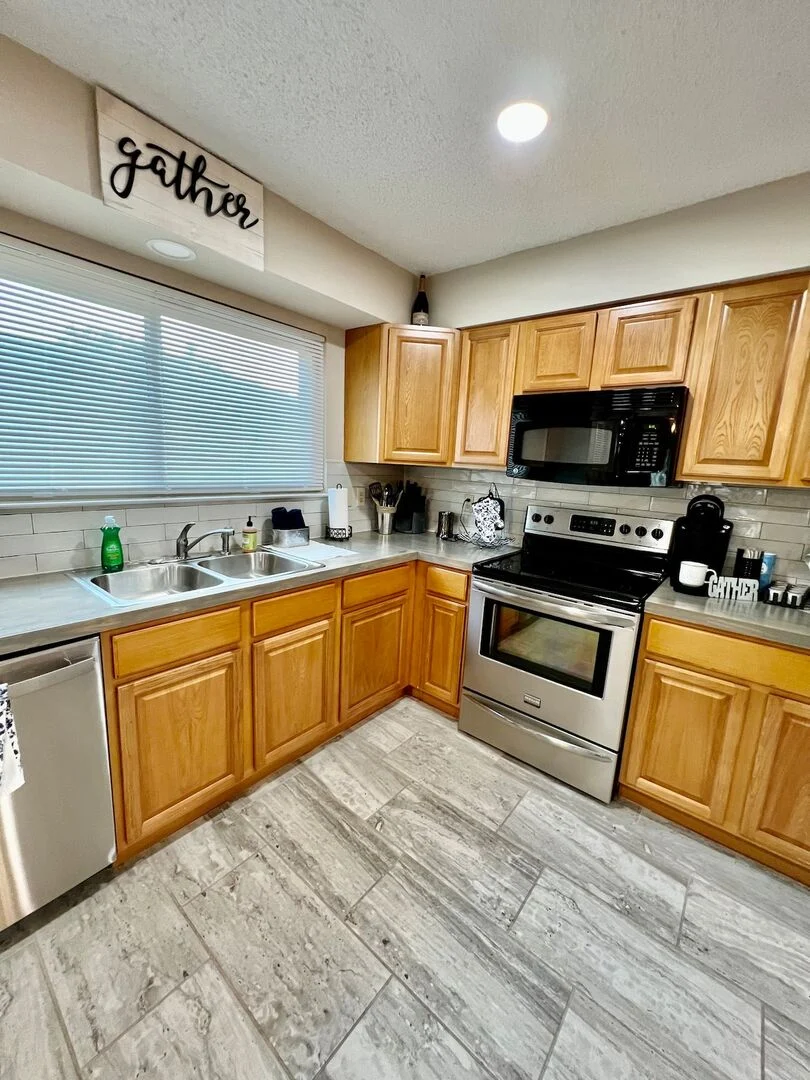 210-940-4224 · Cozy Home w/ Vibrant Cultural! photo 2