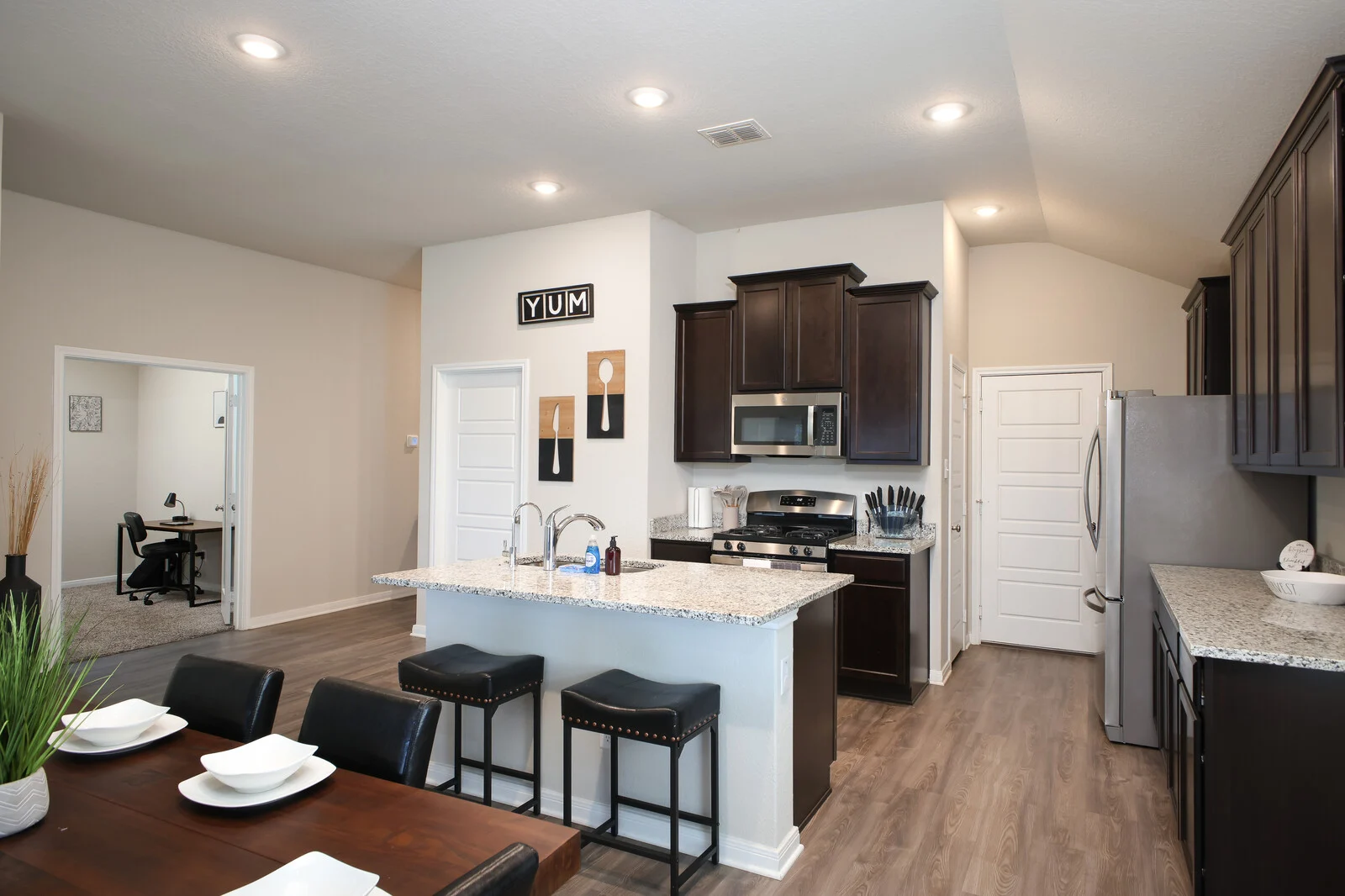 210-940-4224 - Retreat · Brand New, Spacious Stay photo 4