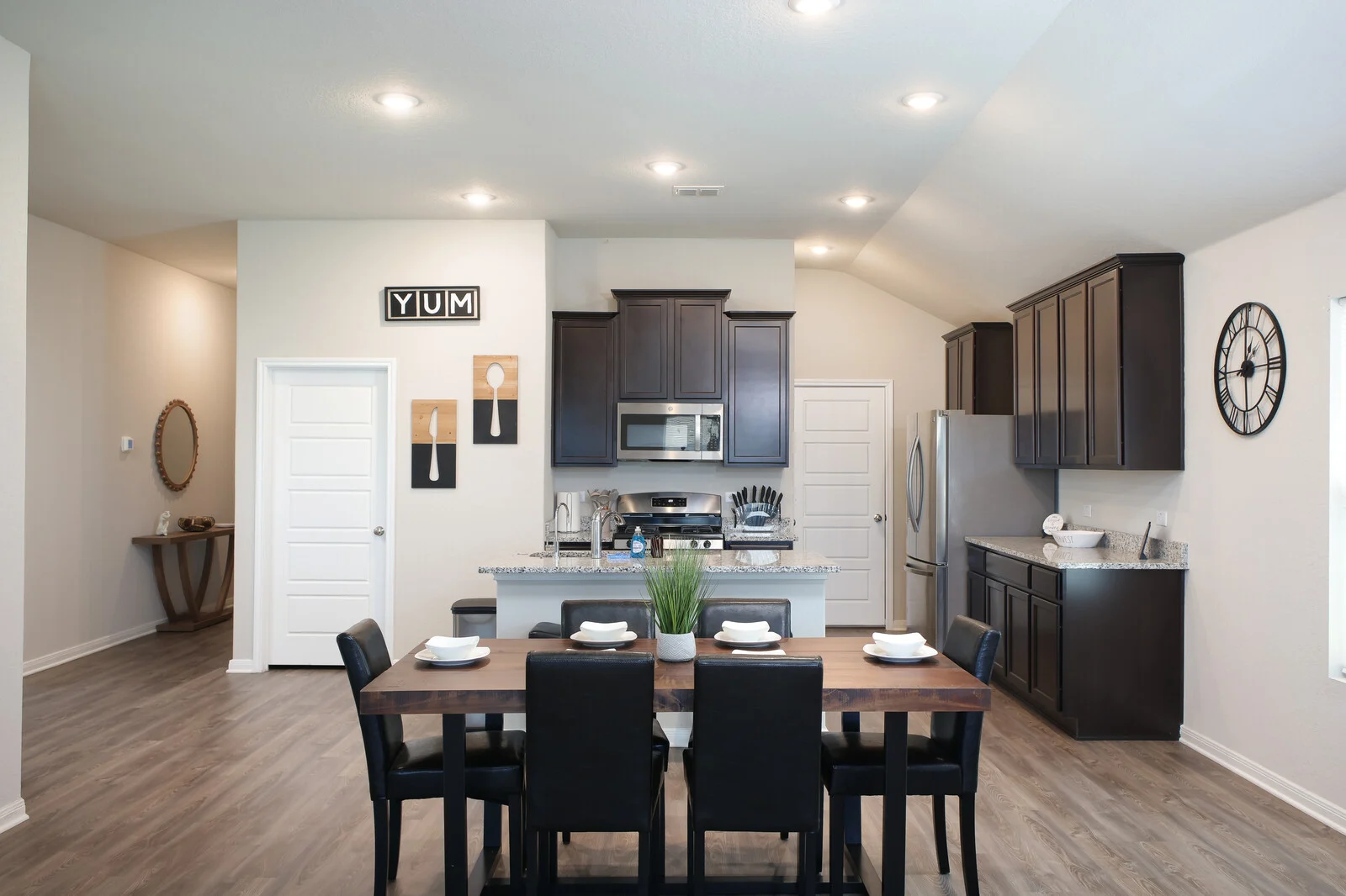 210-940-4224 - Retreat · Brand New, Spacious Stay photo 2