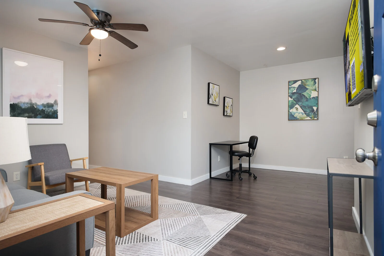 210-940-4224 · Fully Furnished Luxury Retreat photo 3