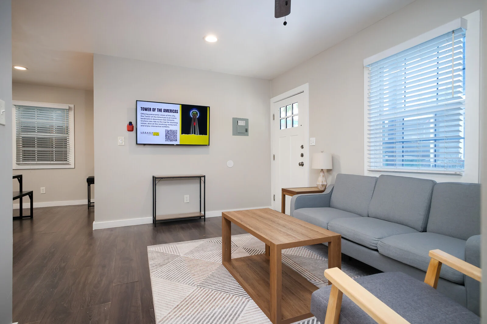 210-940-4224 · Fully Furnished Luxury Retreat photo 2