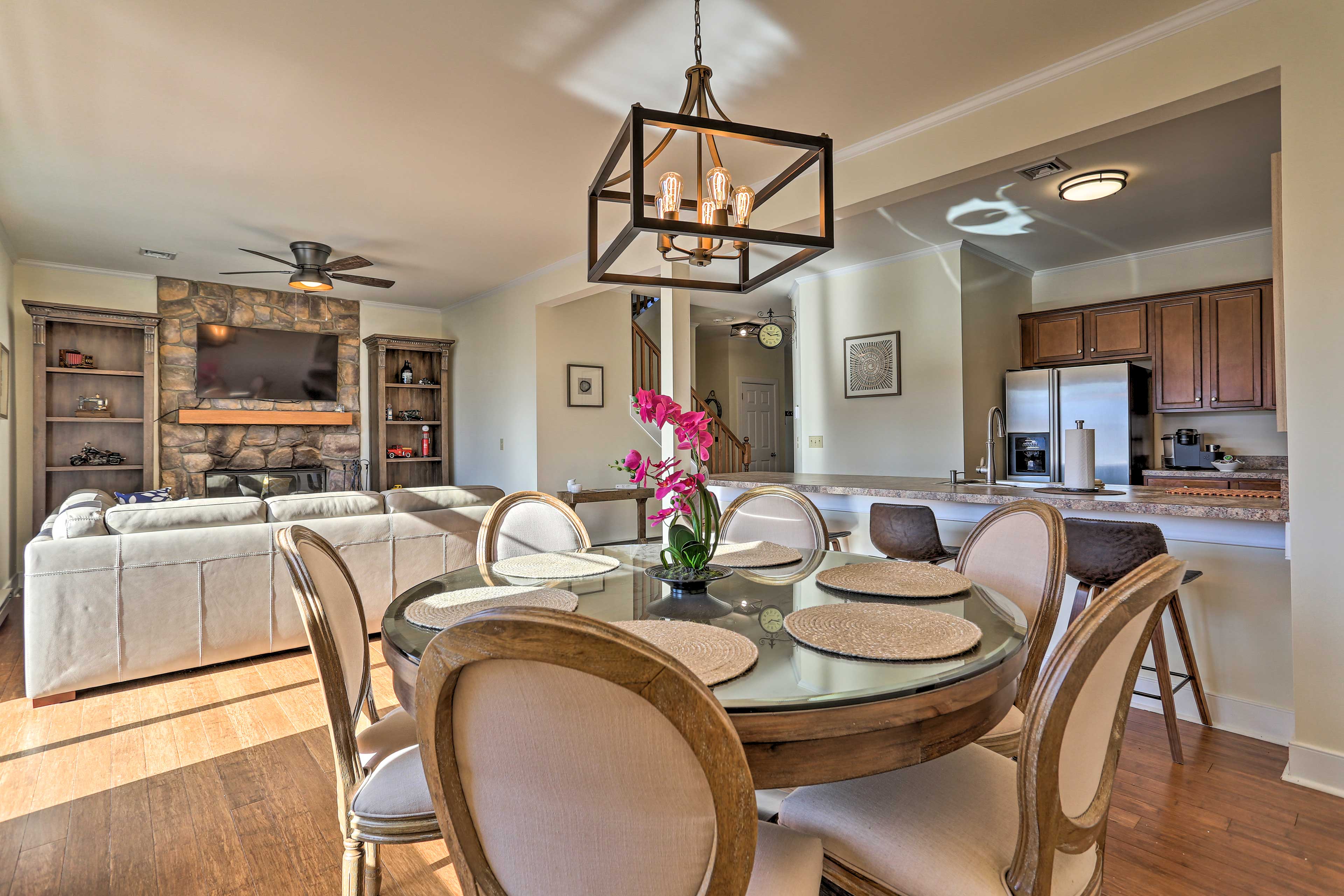Cozy Townhouse in the Poconos  photo 3