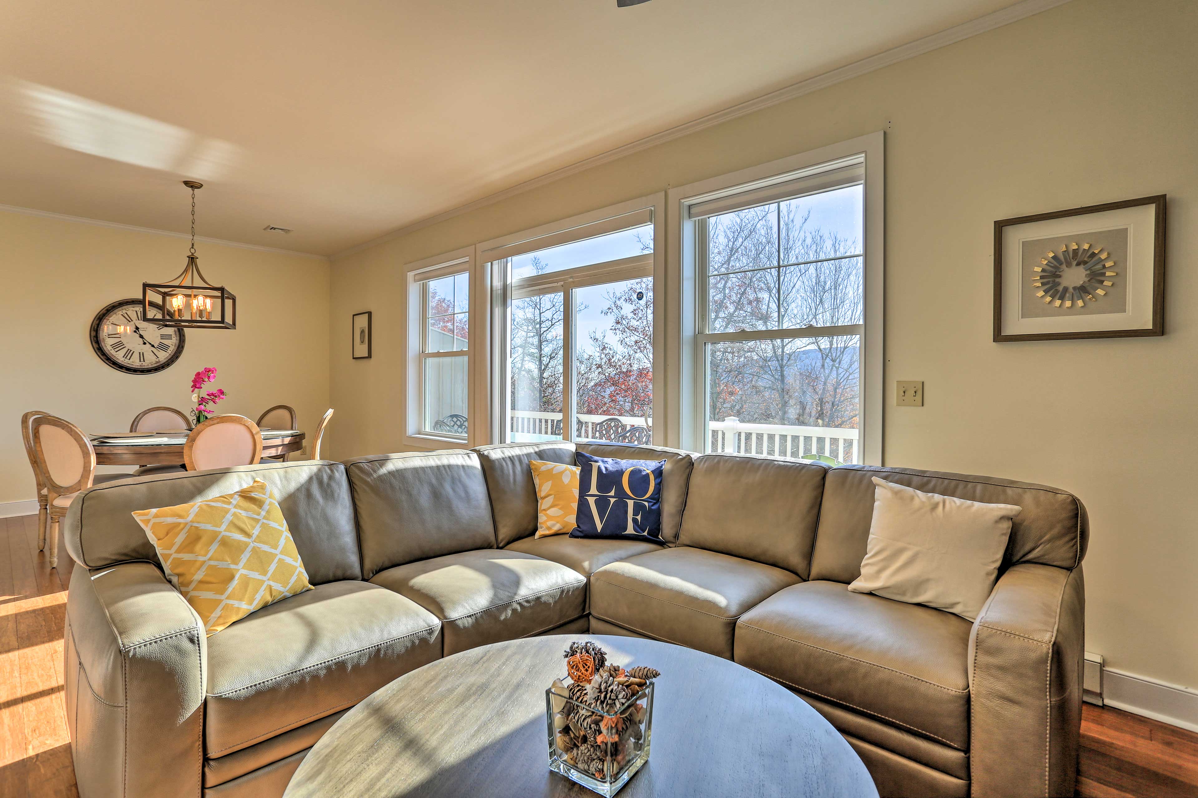 Cozy Townhouse in the Poconos  photo 4