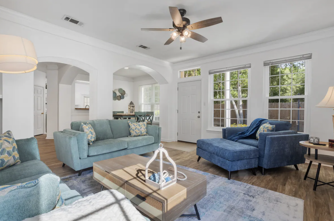 Brand new furniture and flooring/ pool/beach photo 4