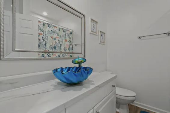 Brand new furniture and flooring/ pool/beach photo 5