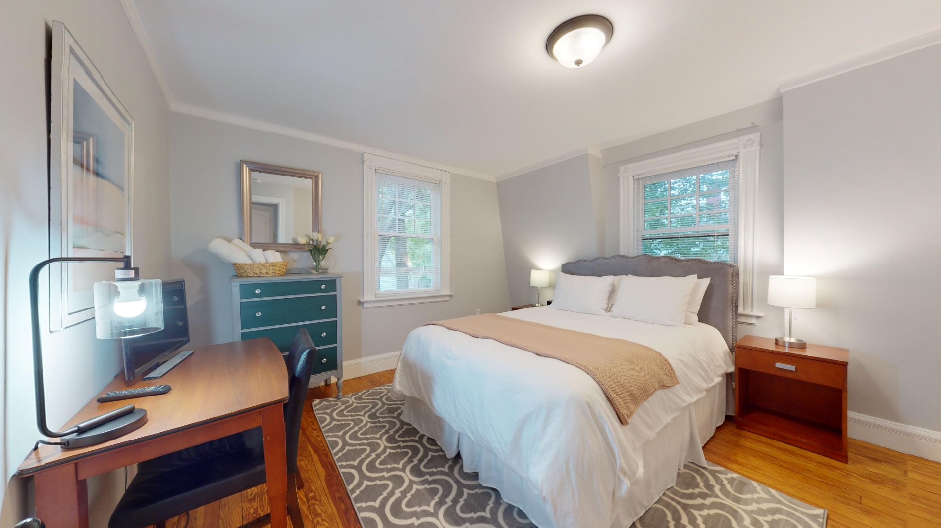  Furnished, Charming 3Bed Top-Floor Victorian Unit photo 5