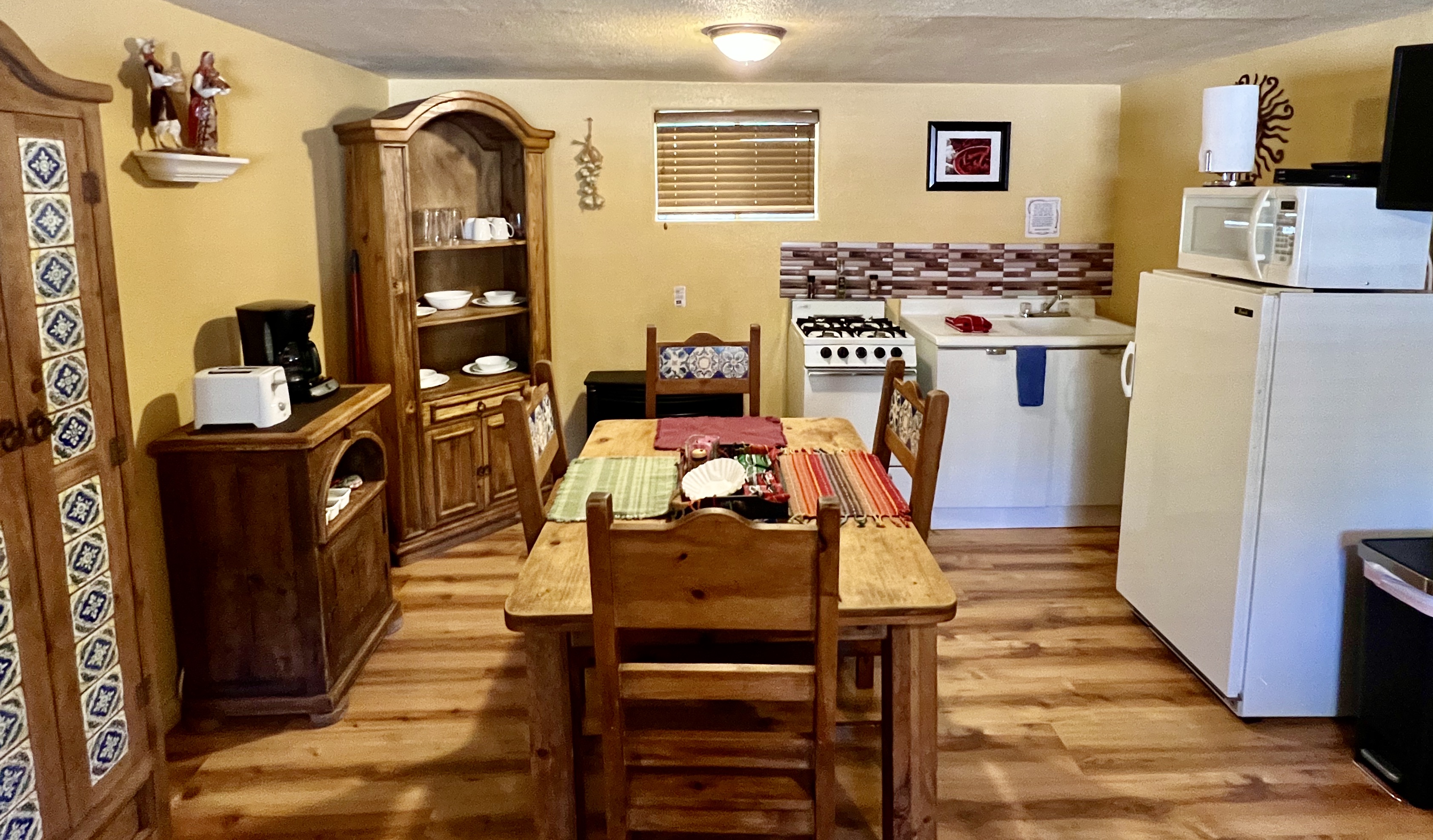 Room w/kitchen at Inn -Gila National Forest photo 3