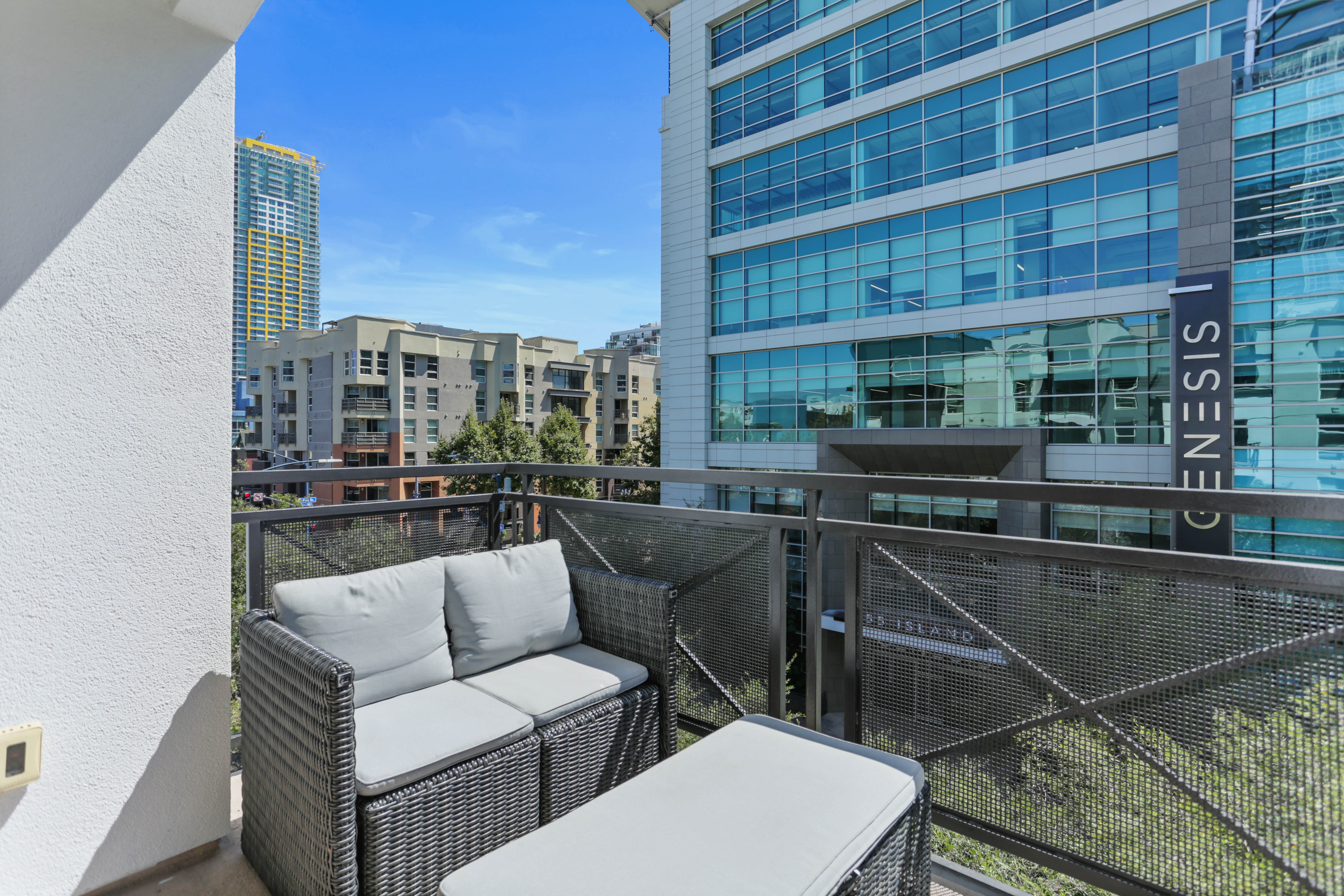 2BD/2BA - Gov't/Healthcare Discounts photo 3
