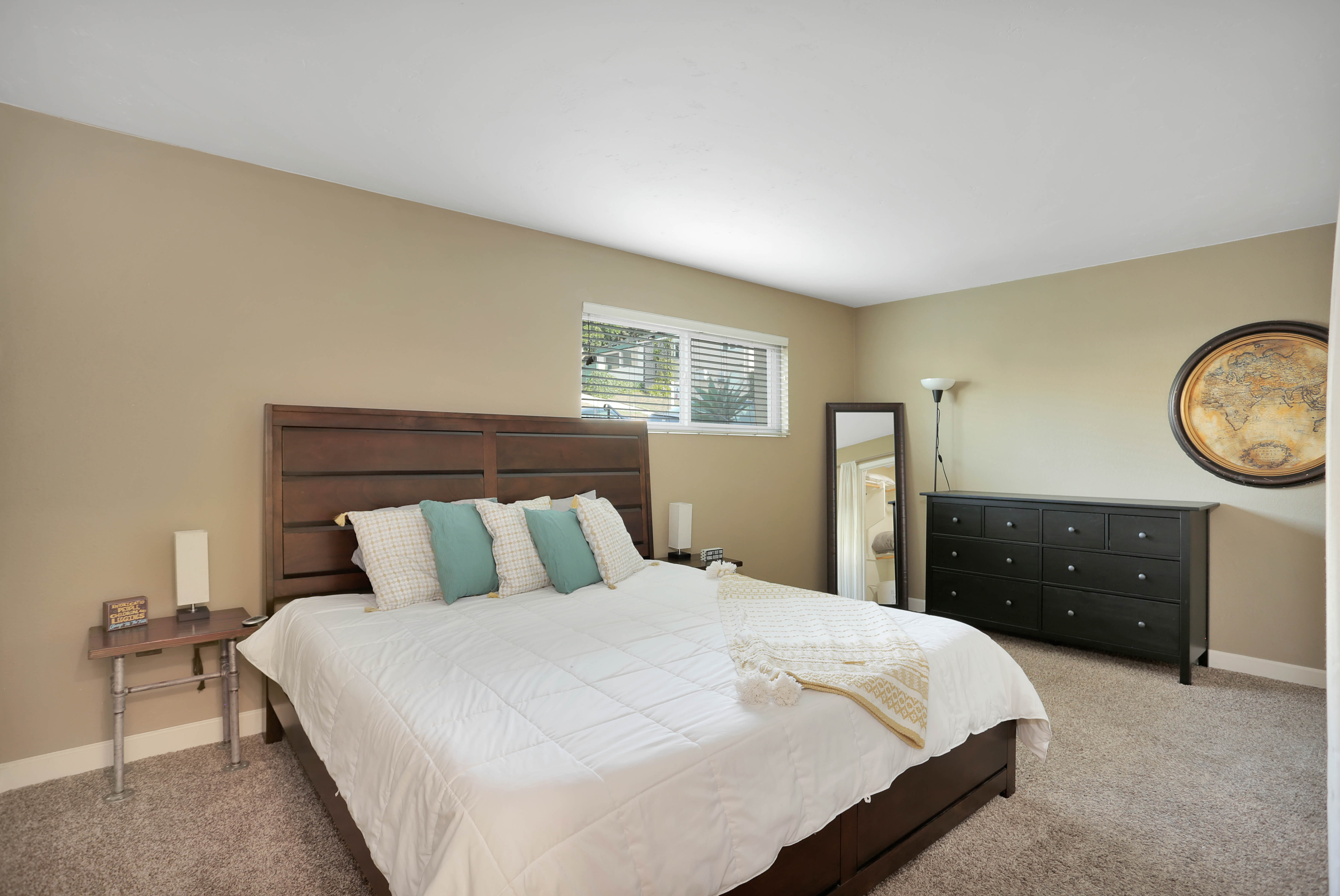 Luxury Condo, 2BR - Balcony, Washer/Dryer, Pets OK photo 2