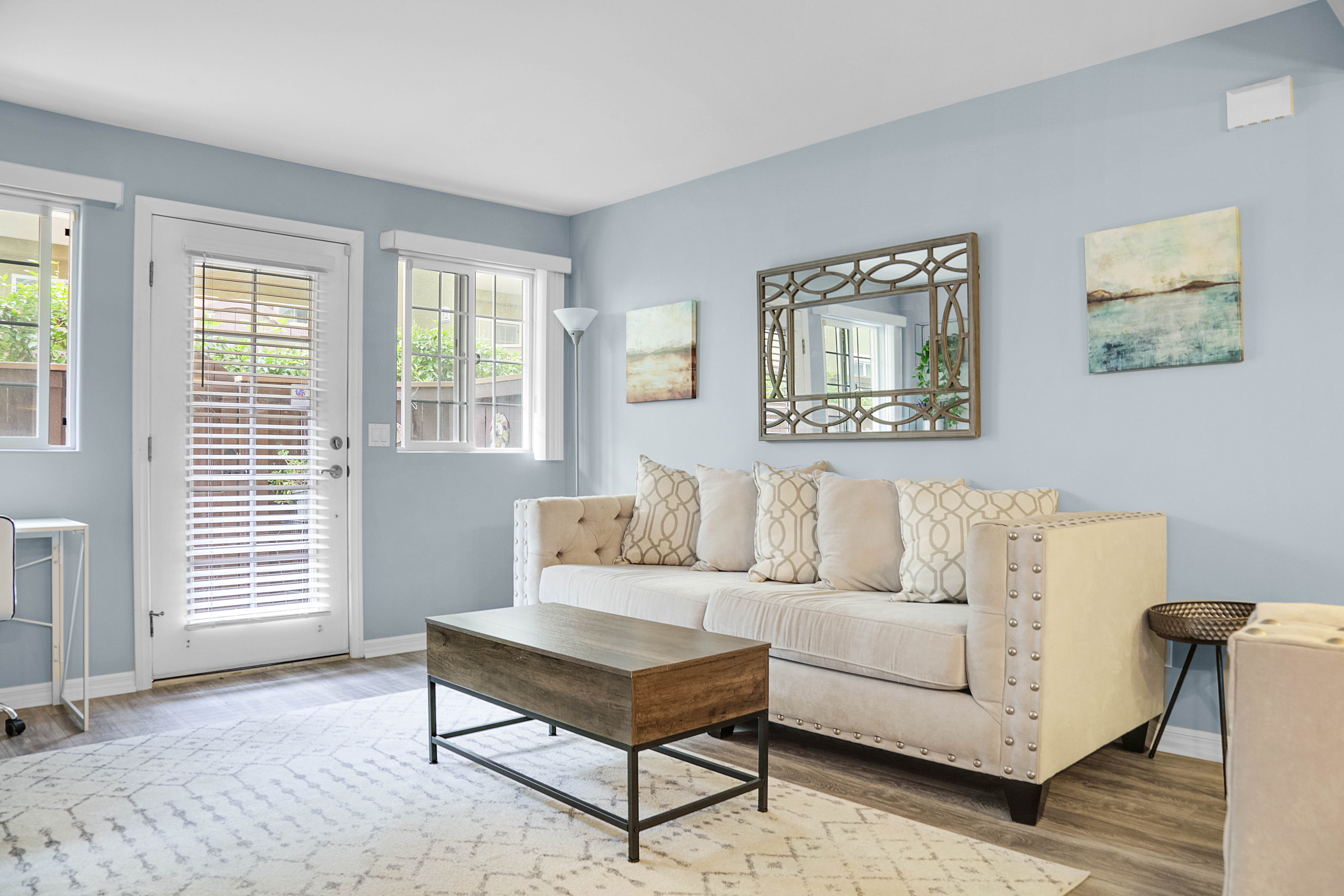 Quiet 1BR Condo– Parking, Washer/Dryer, Pets OK photo 2