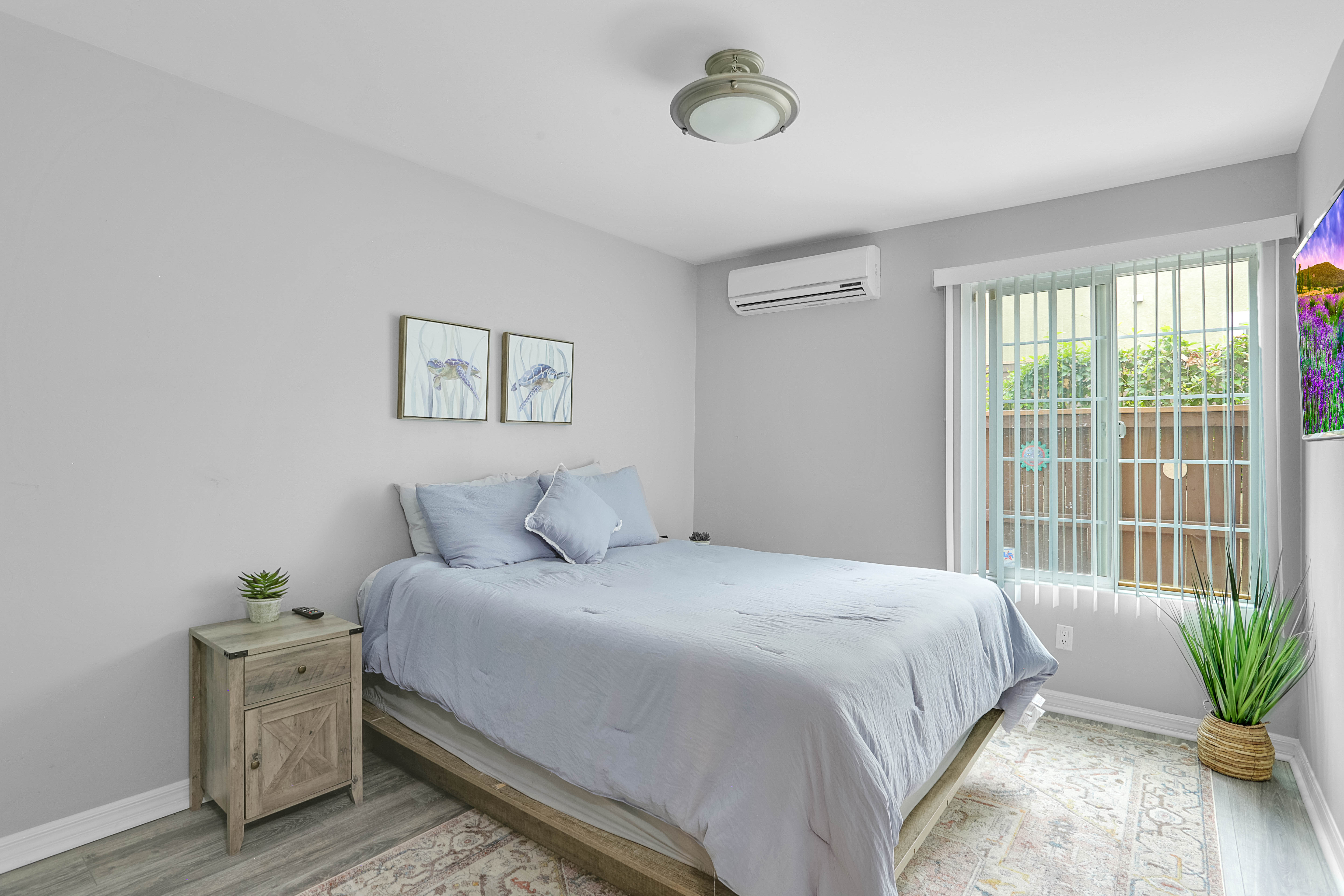 Quiet 1BR Condo– Parking, Washer/Dryer, Pets OK photo 4