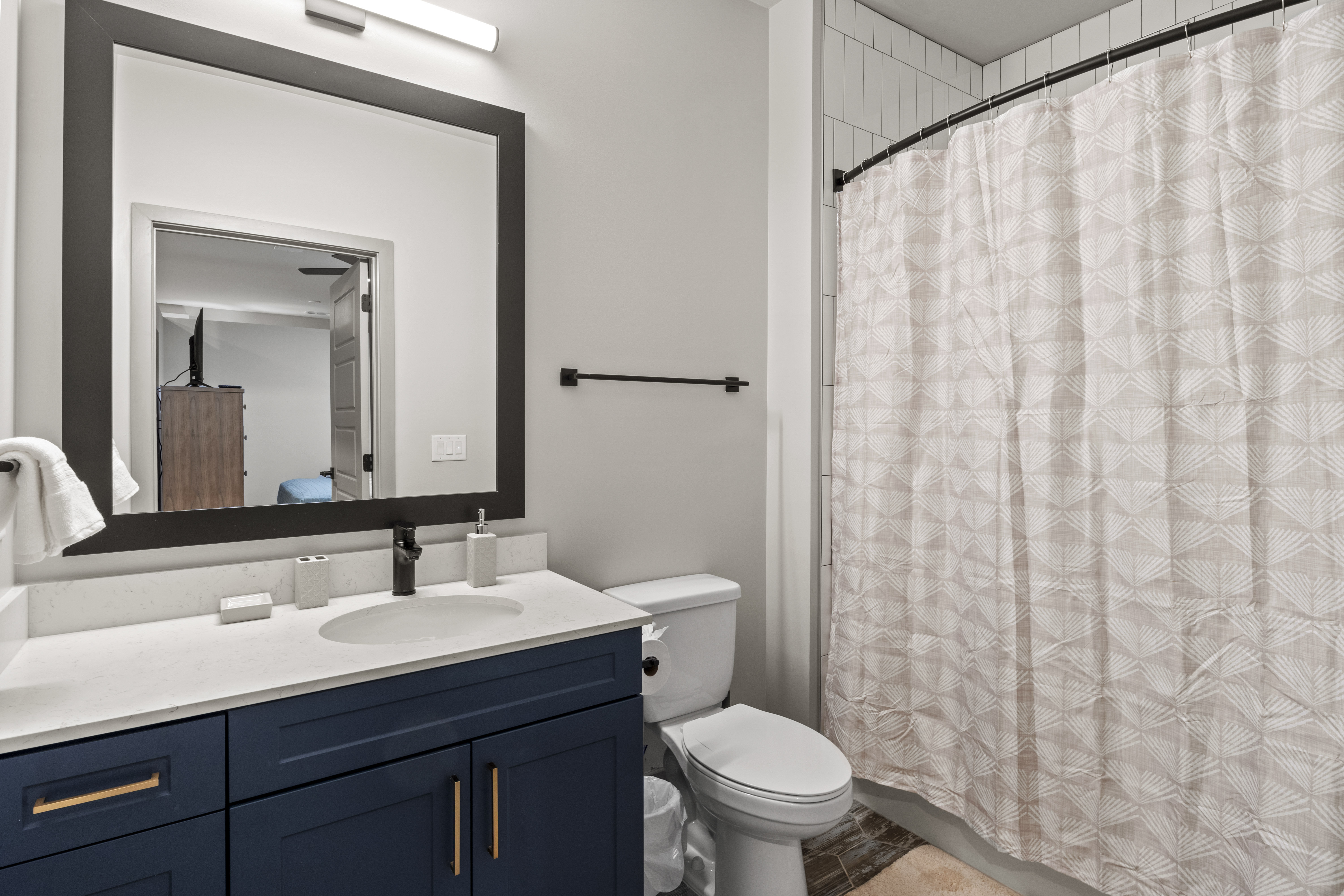Luxury Apartment, Min to Dt, Gym, Pool, City views photo 3