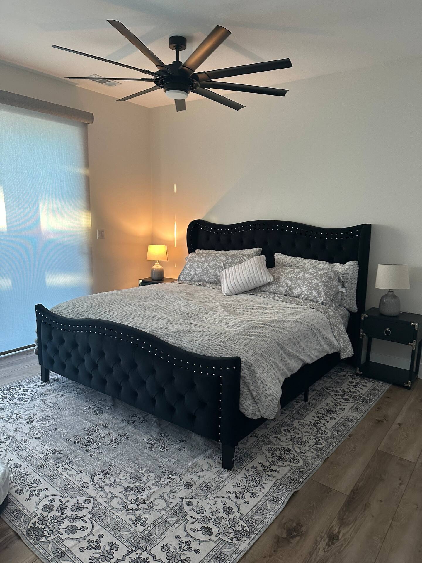 "Elegant 2BR Oasis" photo 4