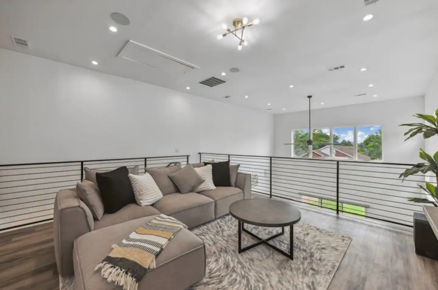 Upscale Townhome: Uptown, AA Center, Design Distrt photo 5