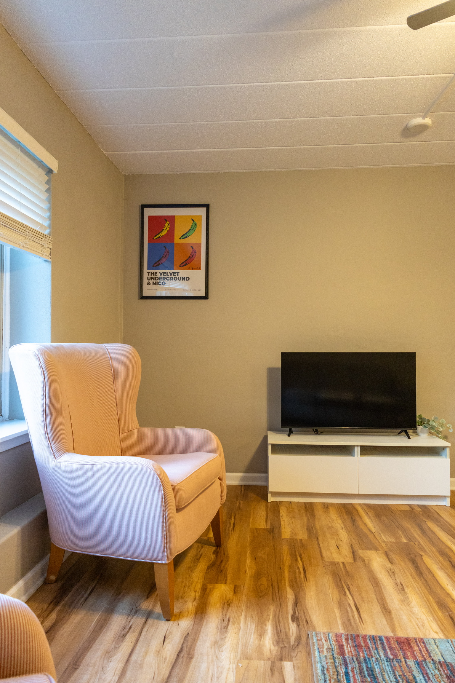 Centrally located Minneapolis unit W/ Rental car photo 4