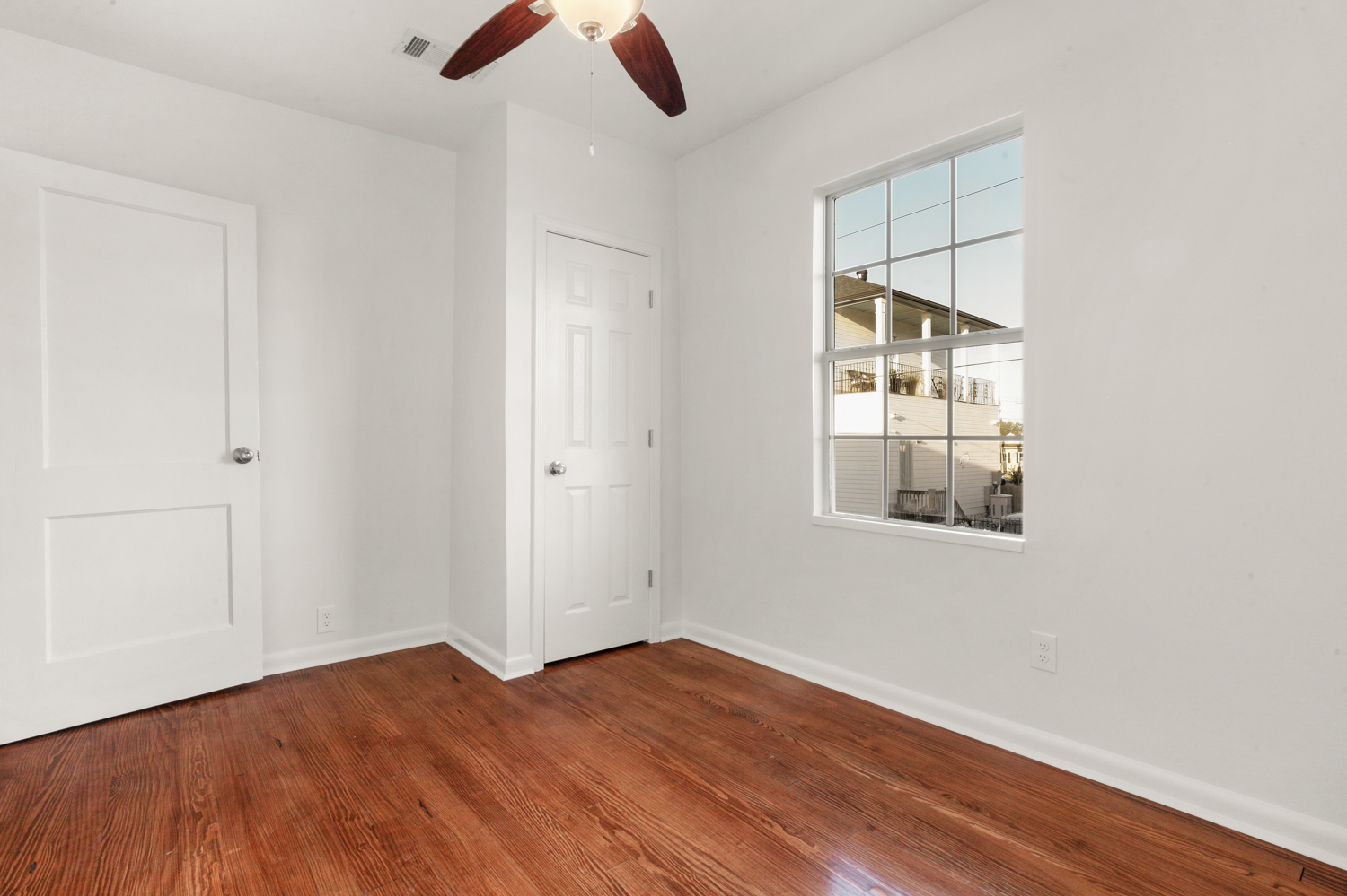 New Renovated, Gated Parking, Not ShotGun photo 4
