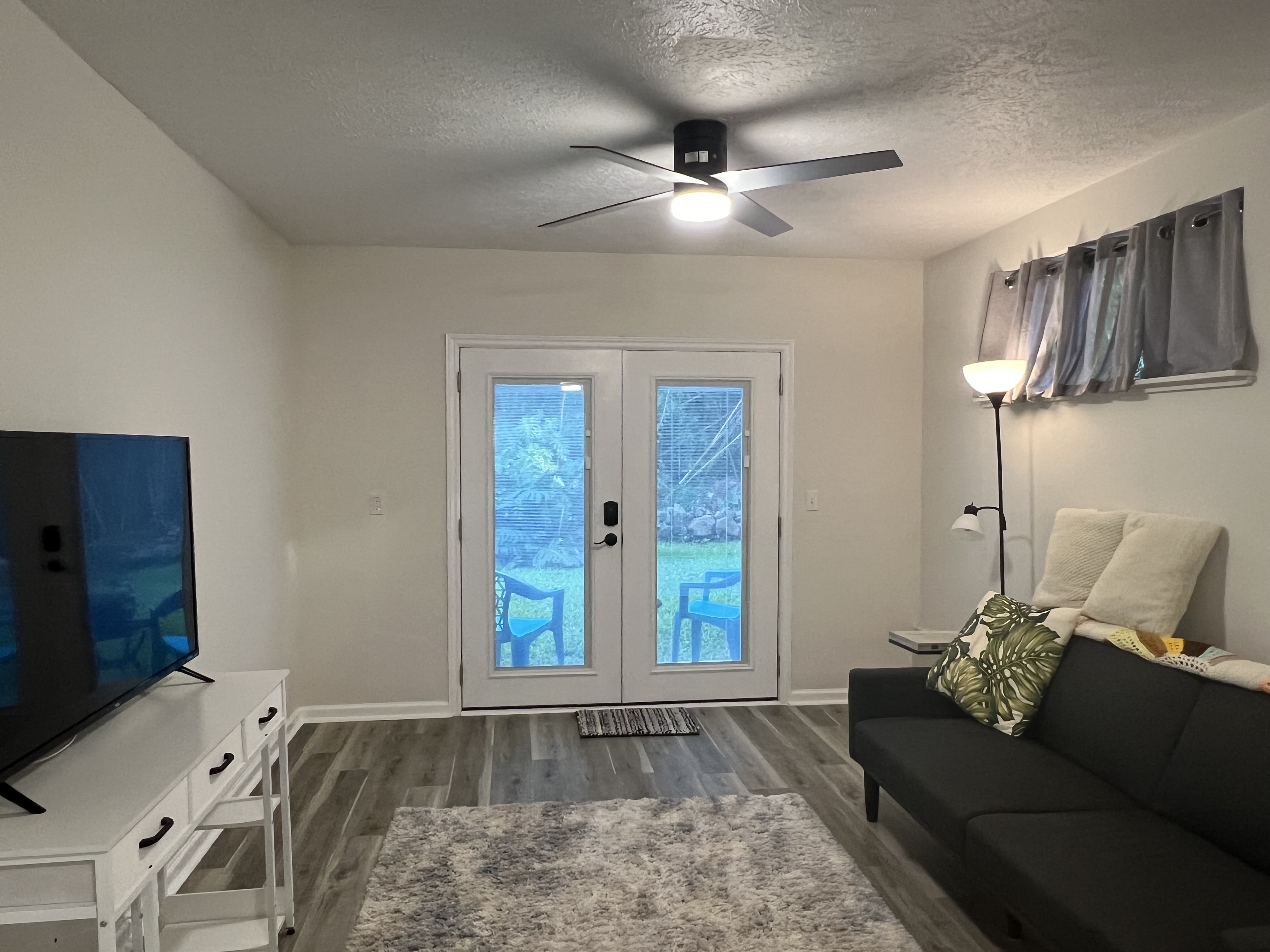 Lovely one bedroom, 1.9 miles from the hospital an photo 3