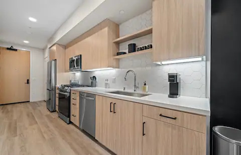 Luxury Modern Apt in Irvine photo 4